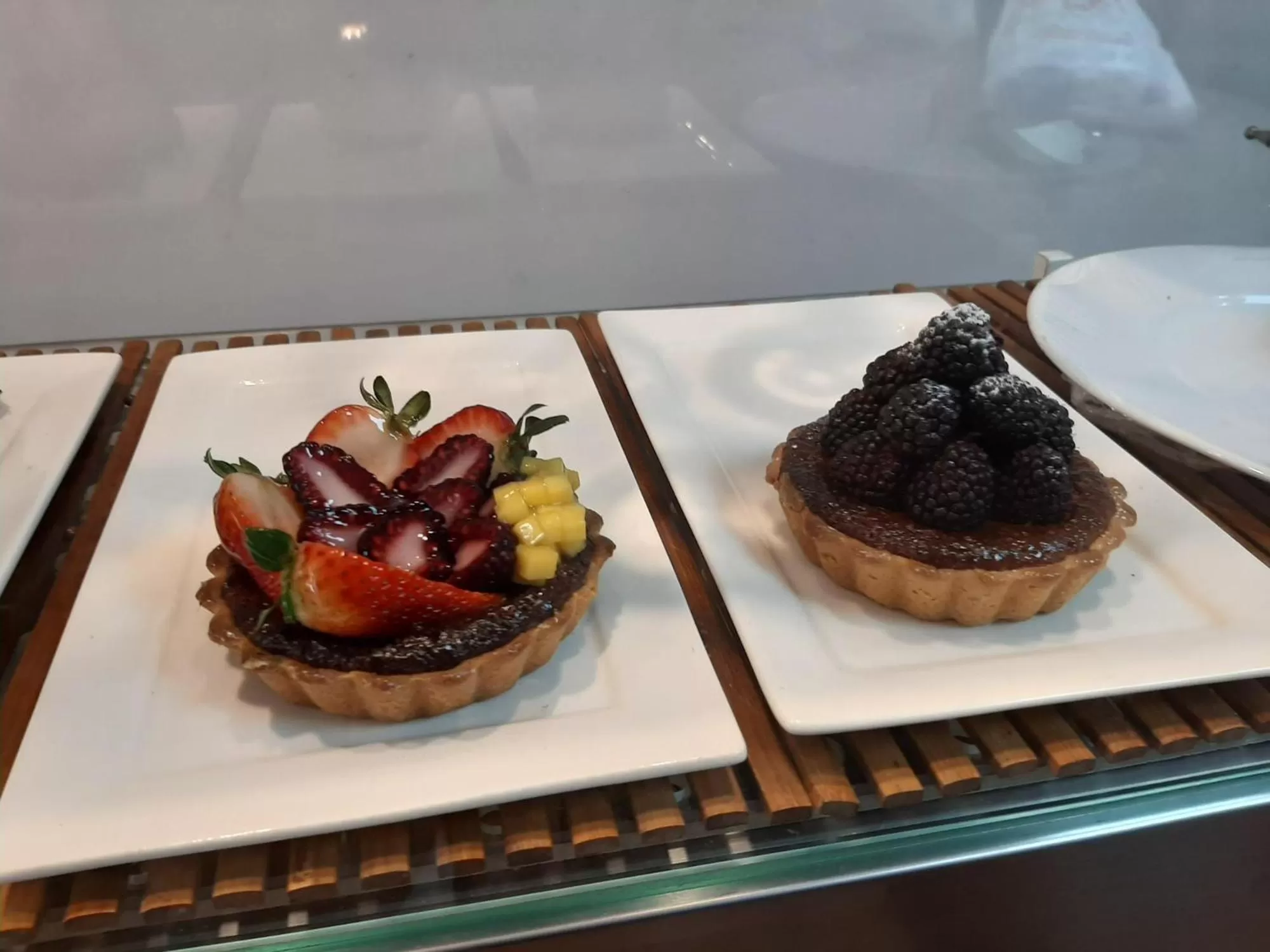 Restaurant/places to eat in Adamas House Hotel Boutique