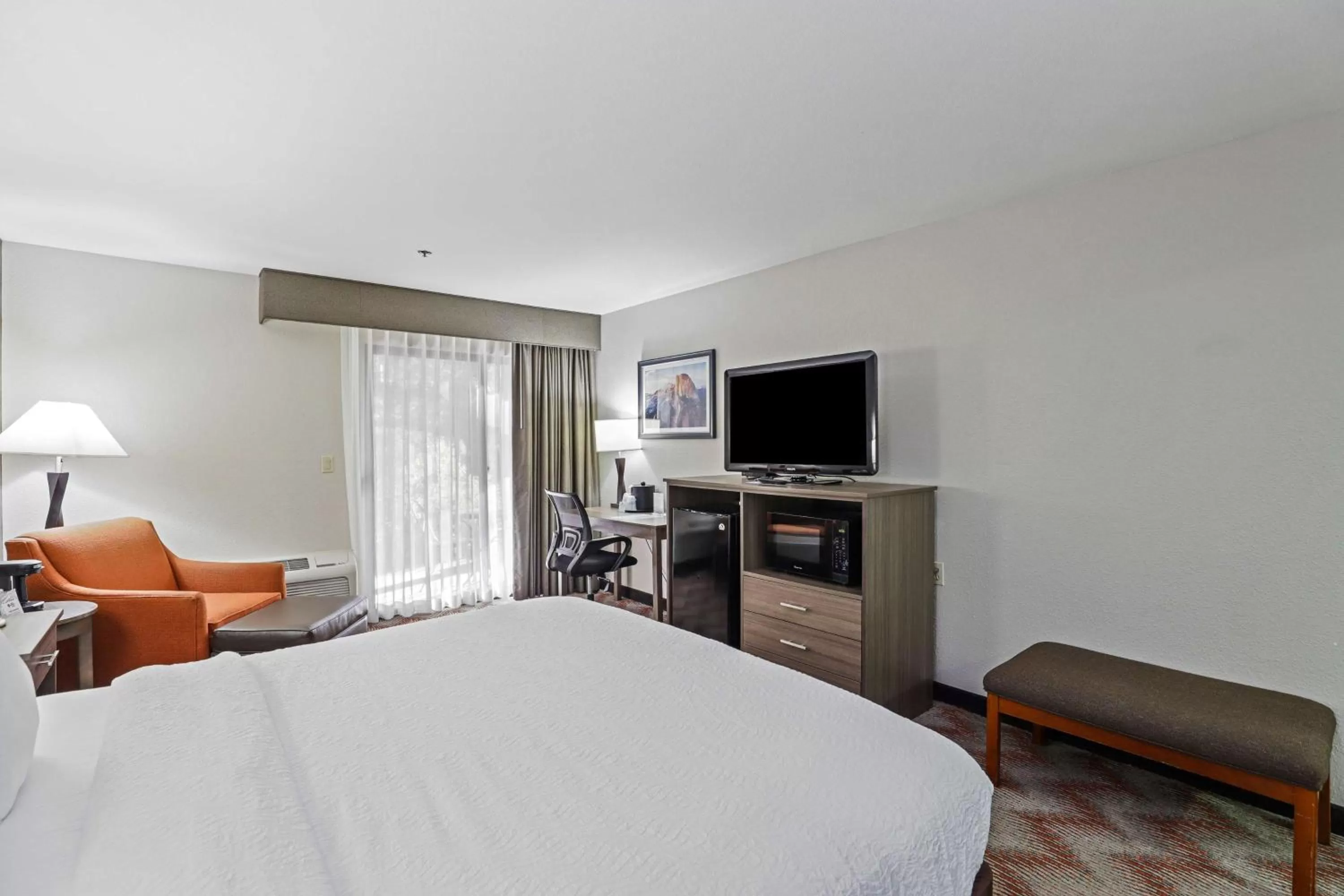 King Room with view - Disability Access - Non Smoking in Best Western Plus Sonora Oaks Hotel and Conference Center