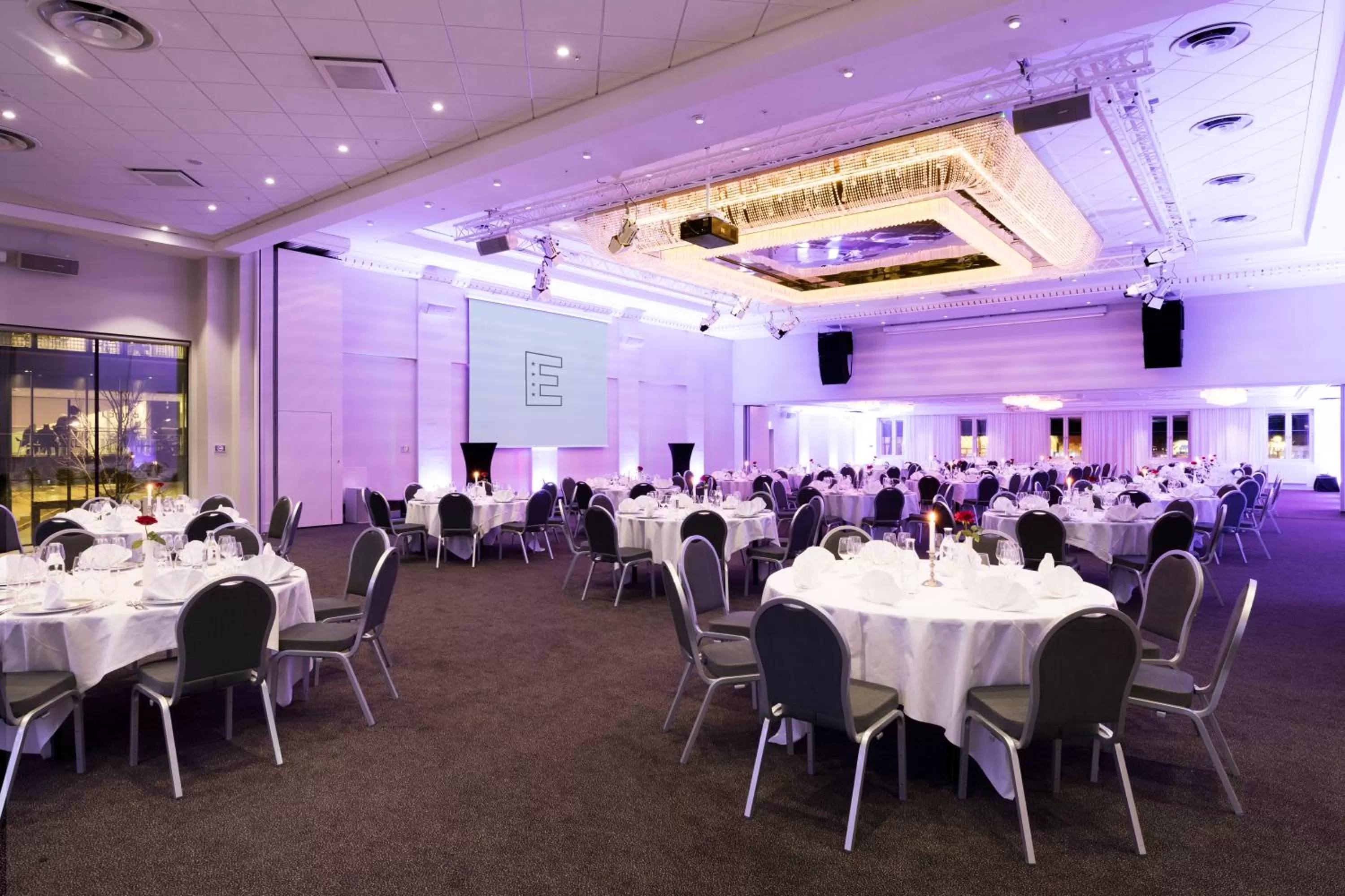 Banquet/Function facilities in Elite Park Avenue Hotel