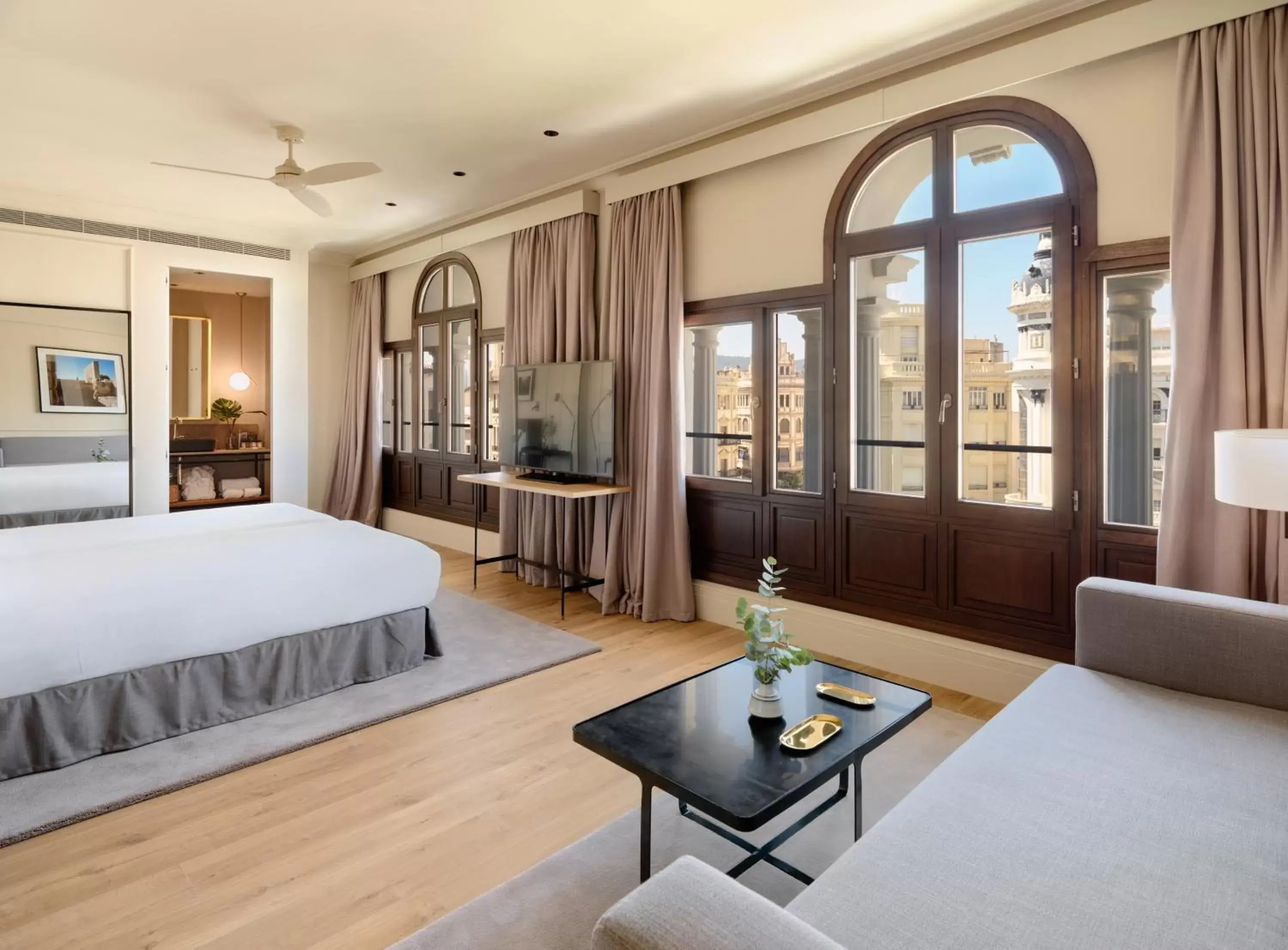 Photo of the whole room, Bed in H10 Palacio Colomera Photo of the whole room, Bed in H10 Palacio Colomera