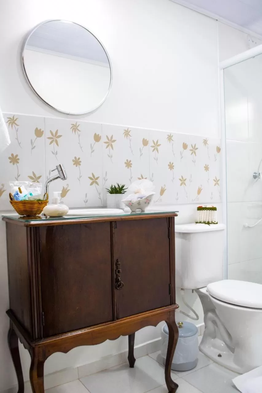 Bathroom in Suítes para fins de semana