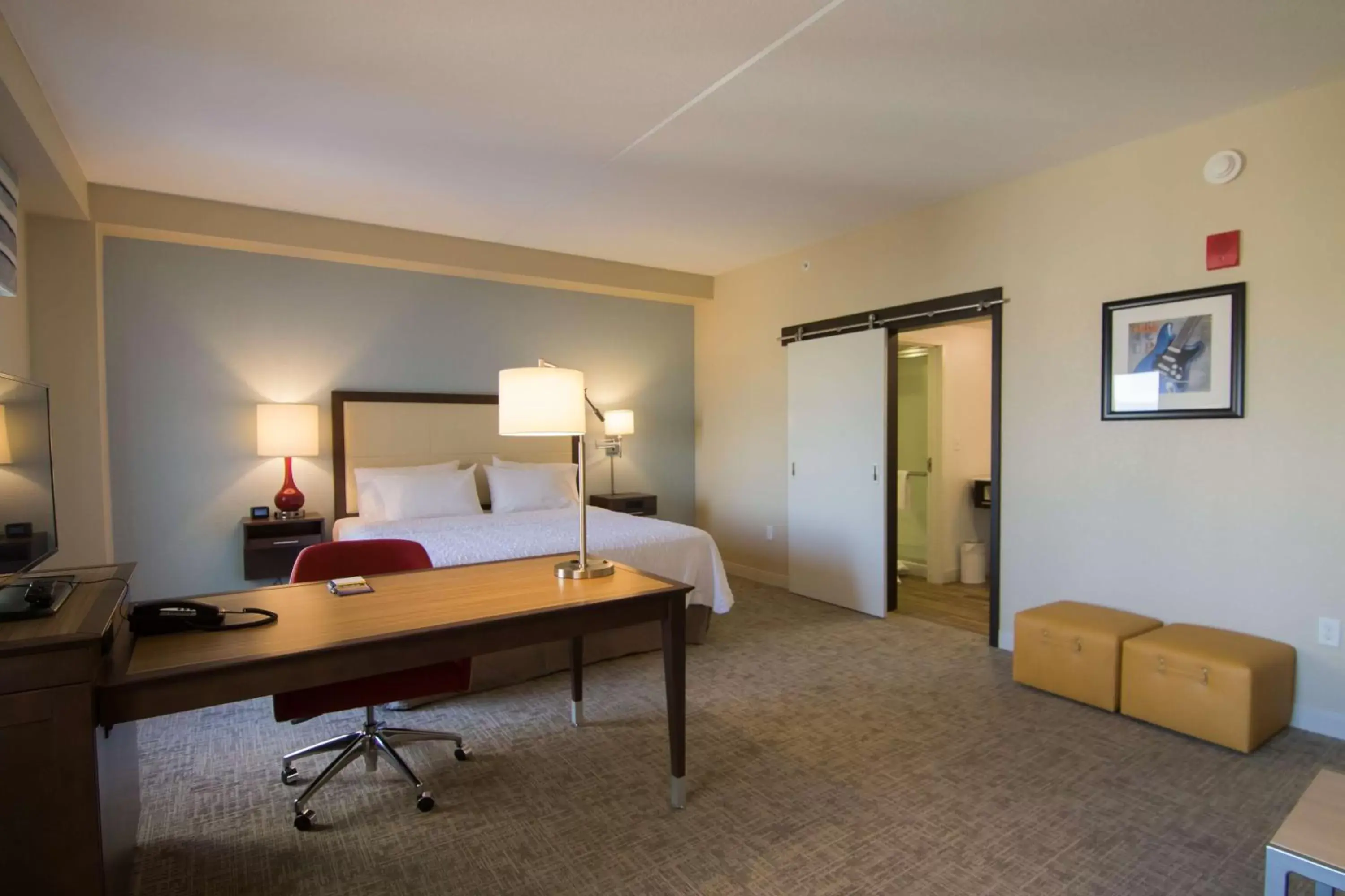 Living room, Bed in Hampton Inn & Suites Tulsa Downtown, Ok