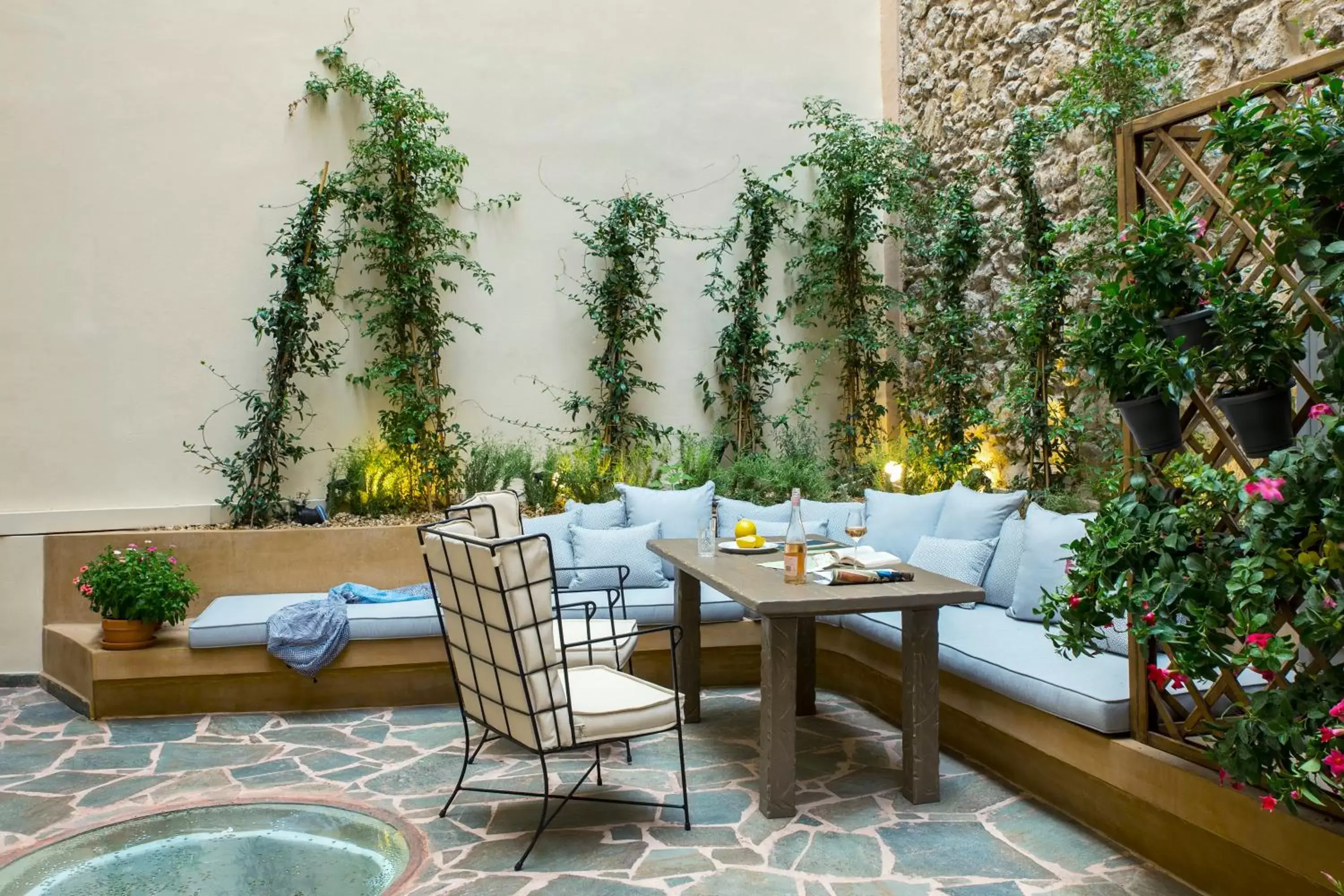 Patio, Restaurant/Places to Eat in A77 Suites by Andronis