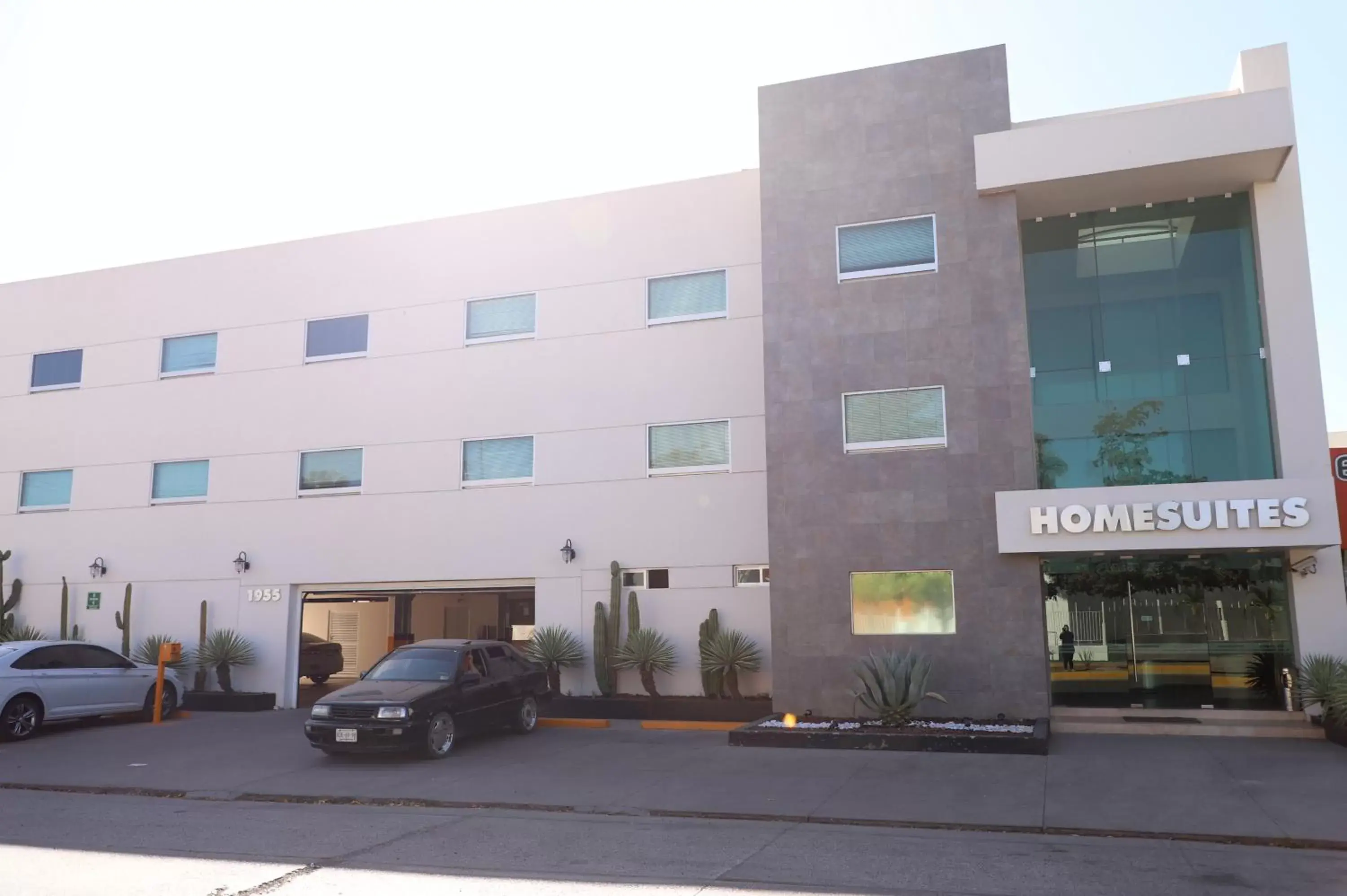 Property Building in Homesuites Rotarismo