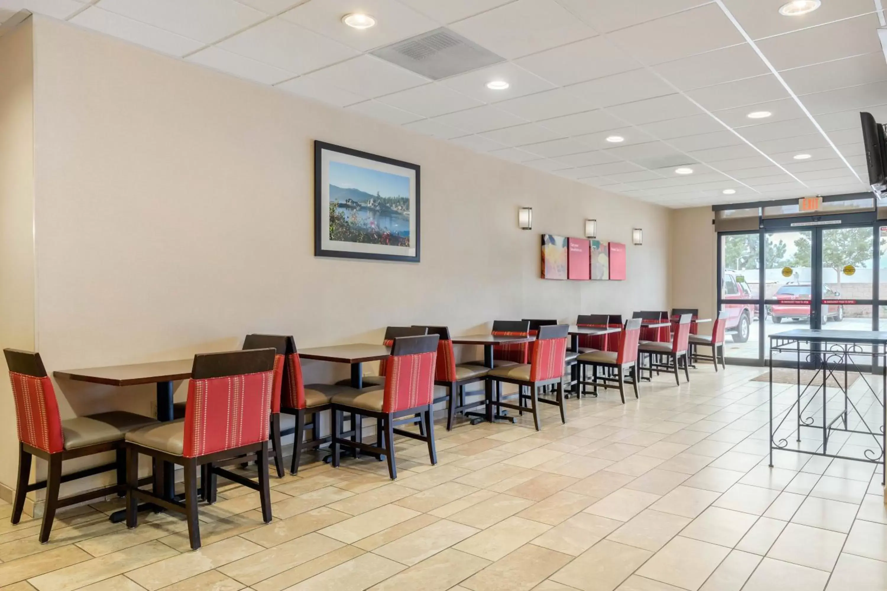 Breakfast, Restaurant/Places to Eat in Comfort Suites Near City of Industry - Los Angeles