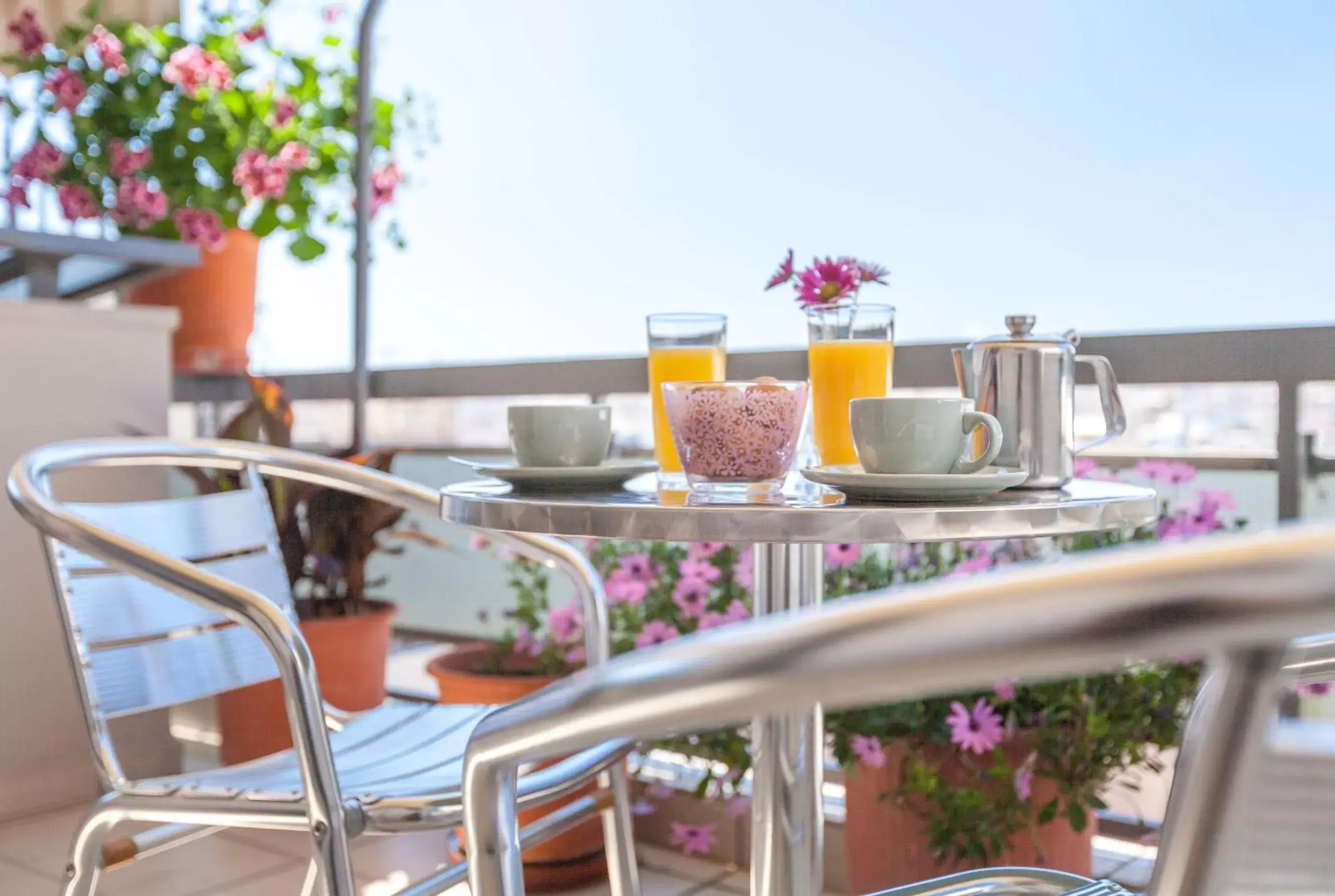 Balcony/Terrace in Lilia Hotel