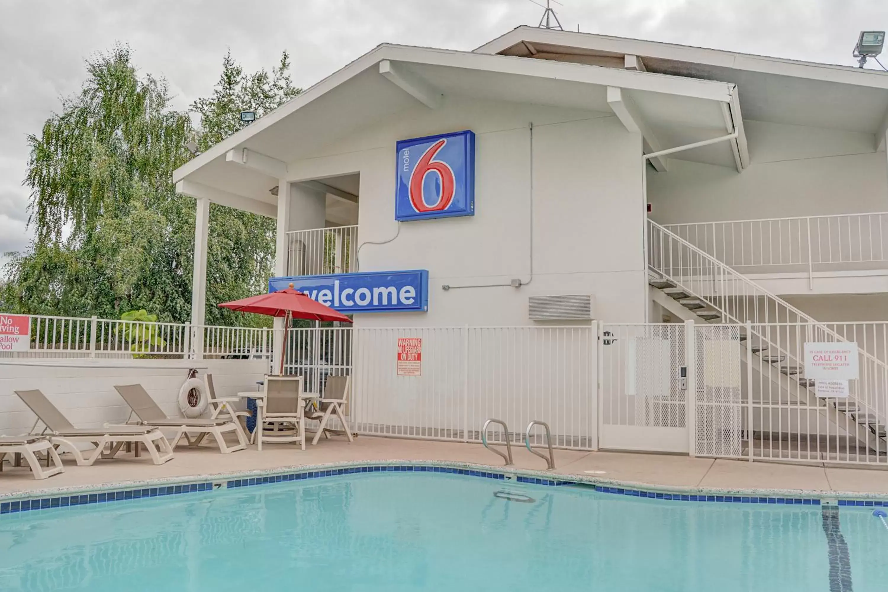 Decorative detail, Property Building in Motel 6-Portland, OR - Central