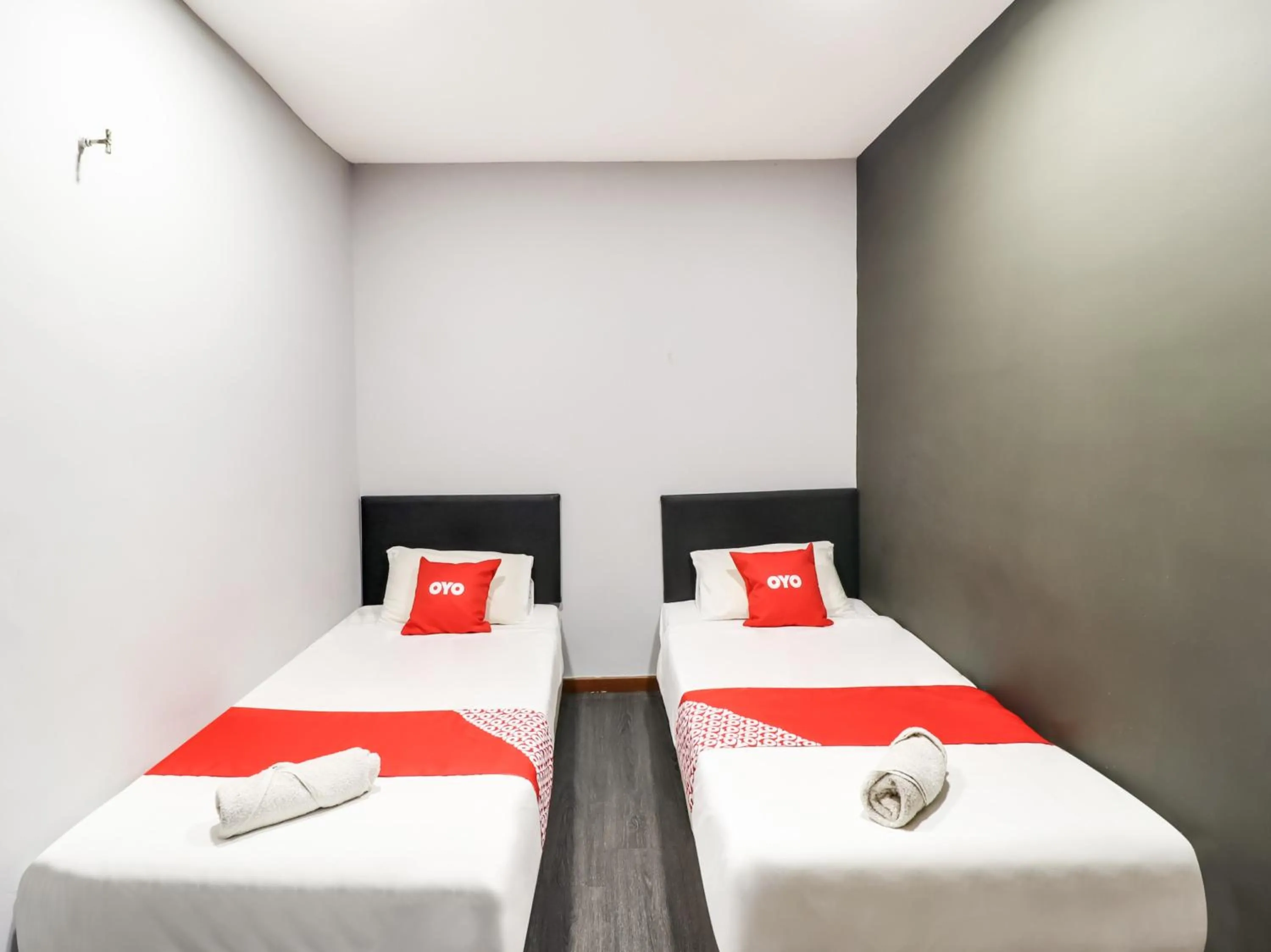 Standard Twin Room in OYO 89381 Moonnight Hotel