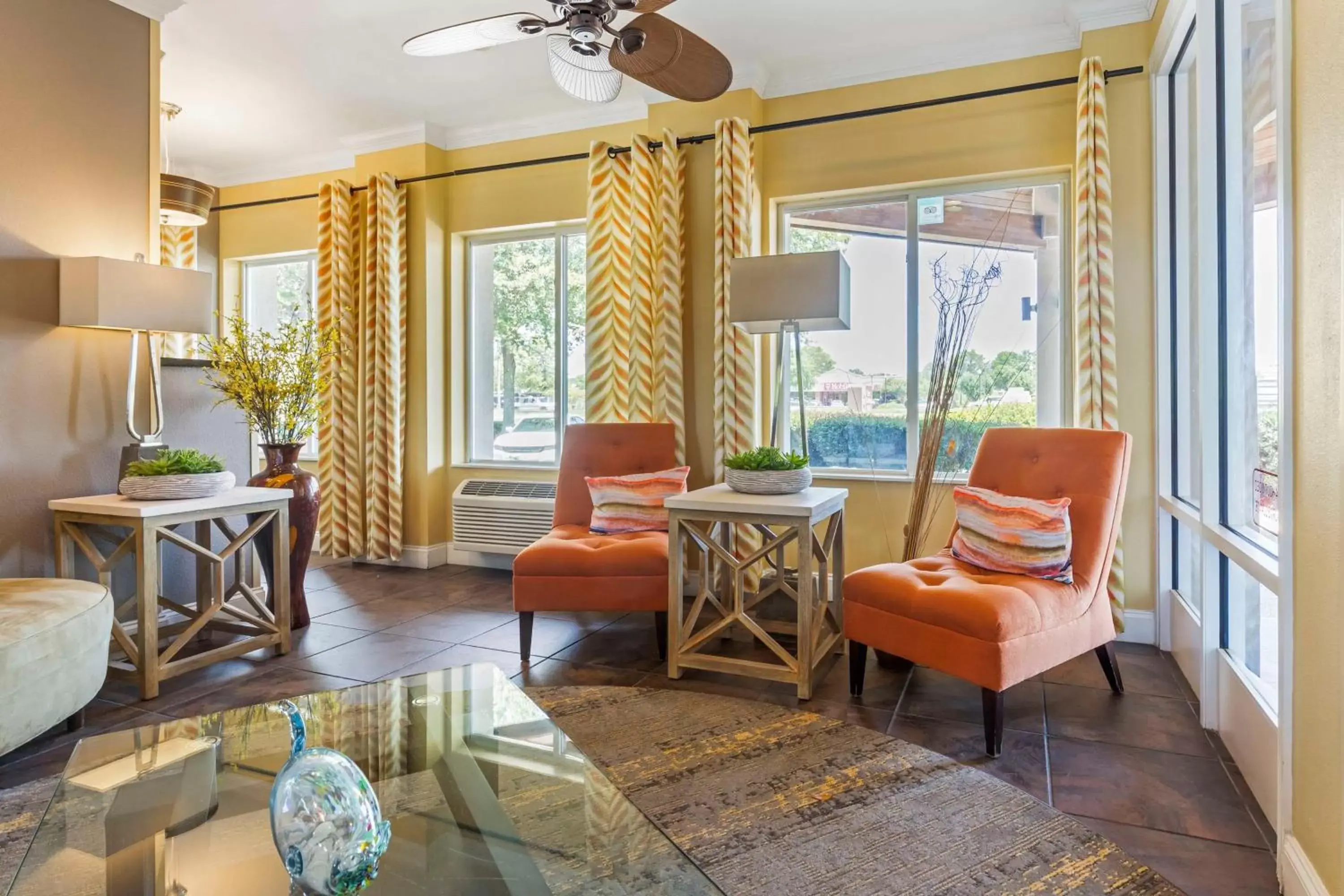 Lobby or reception, Seating Area in Best Western Plus Wilmington/Carolina Beach