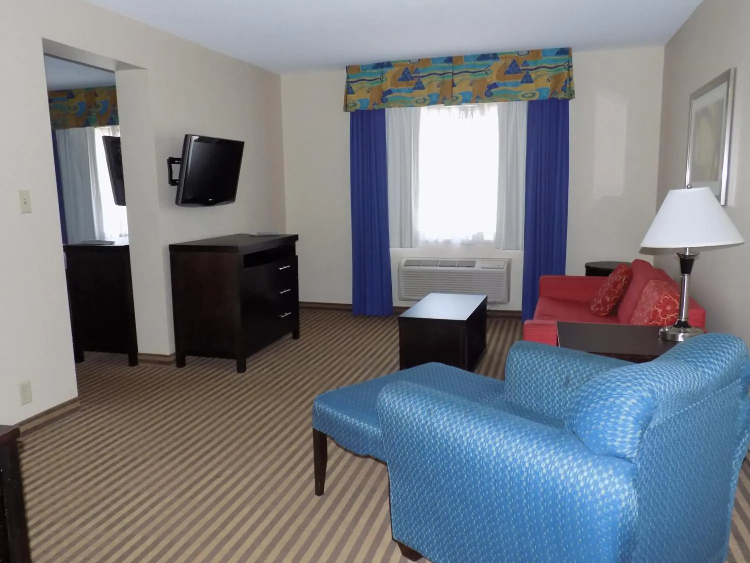 Living room, Seating Area in Best Western Plus Portage Hotel and Suites