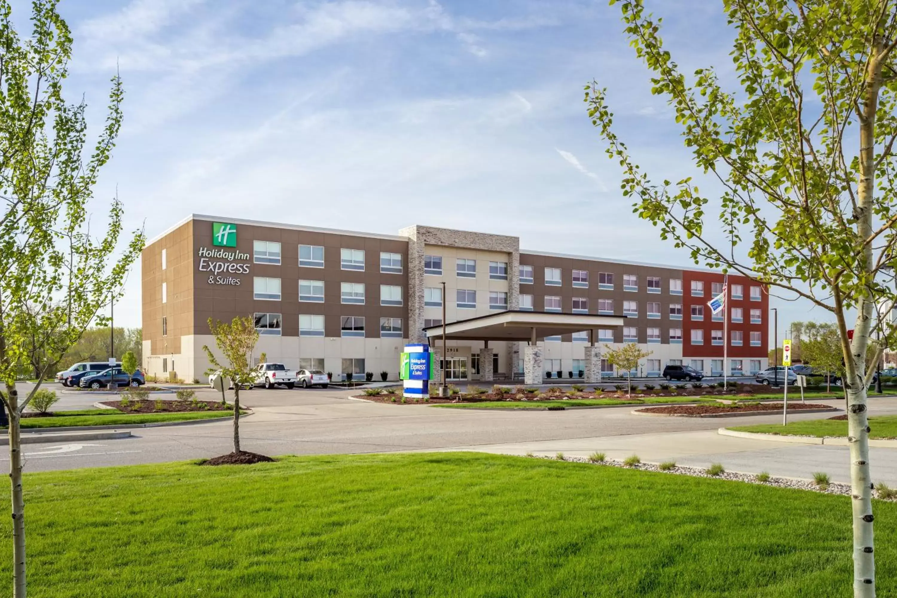 Property Building in Holiday Inn Express & Suites Hammond, an IHG Hotel