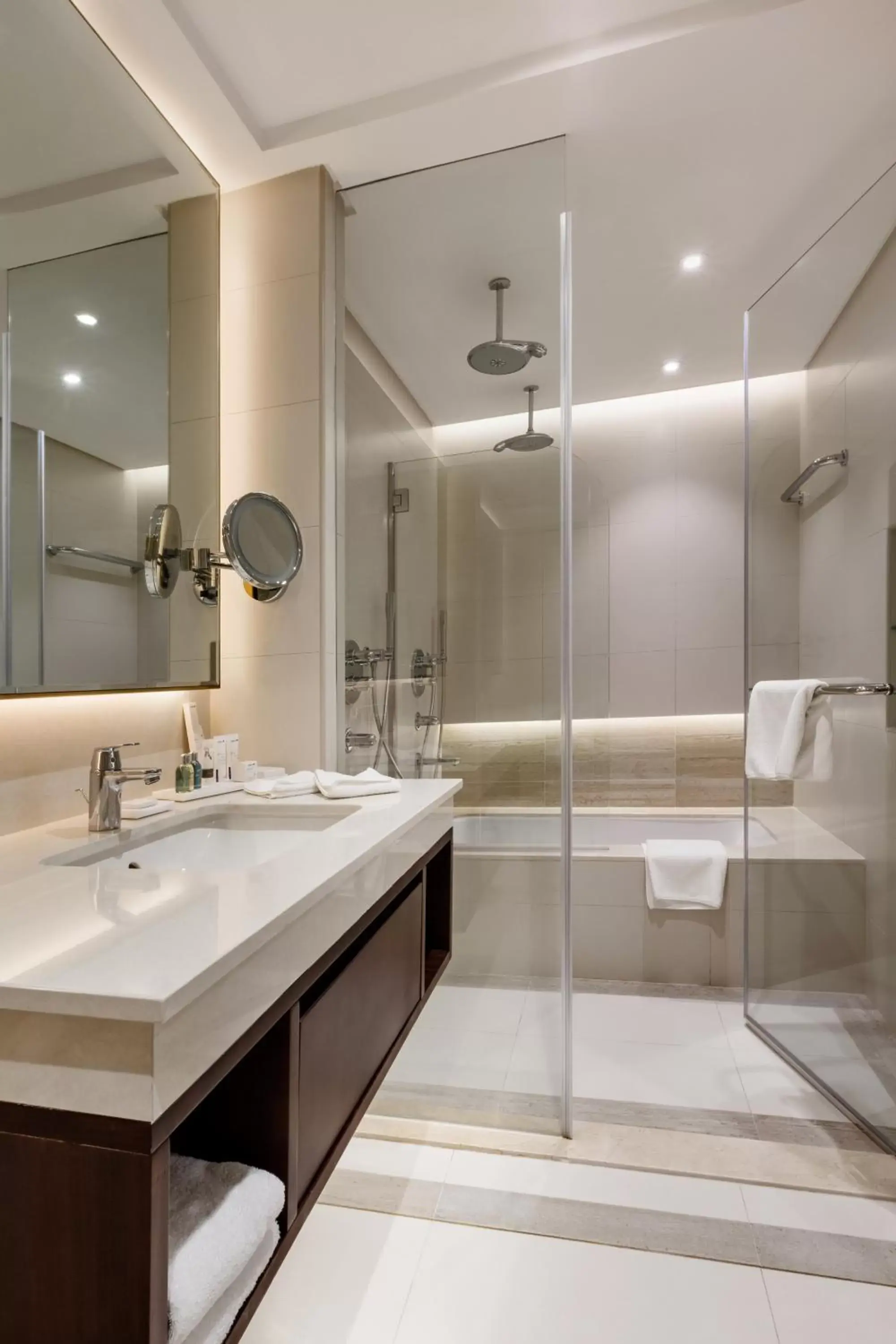 Shower, Bathroom in The Diplomat Radisson Blu Hotel Residence & Spa