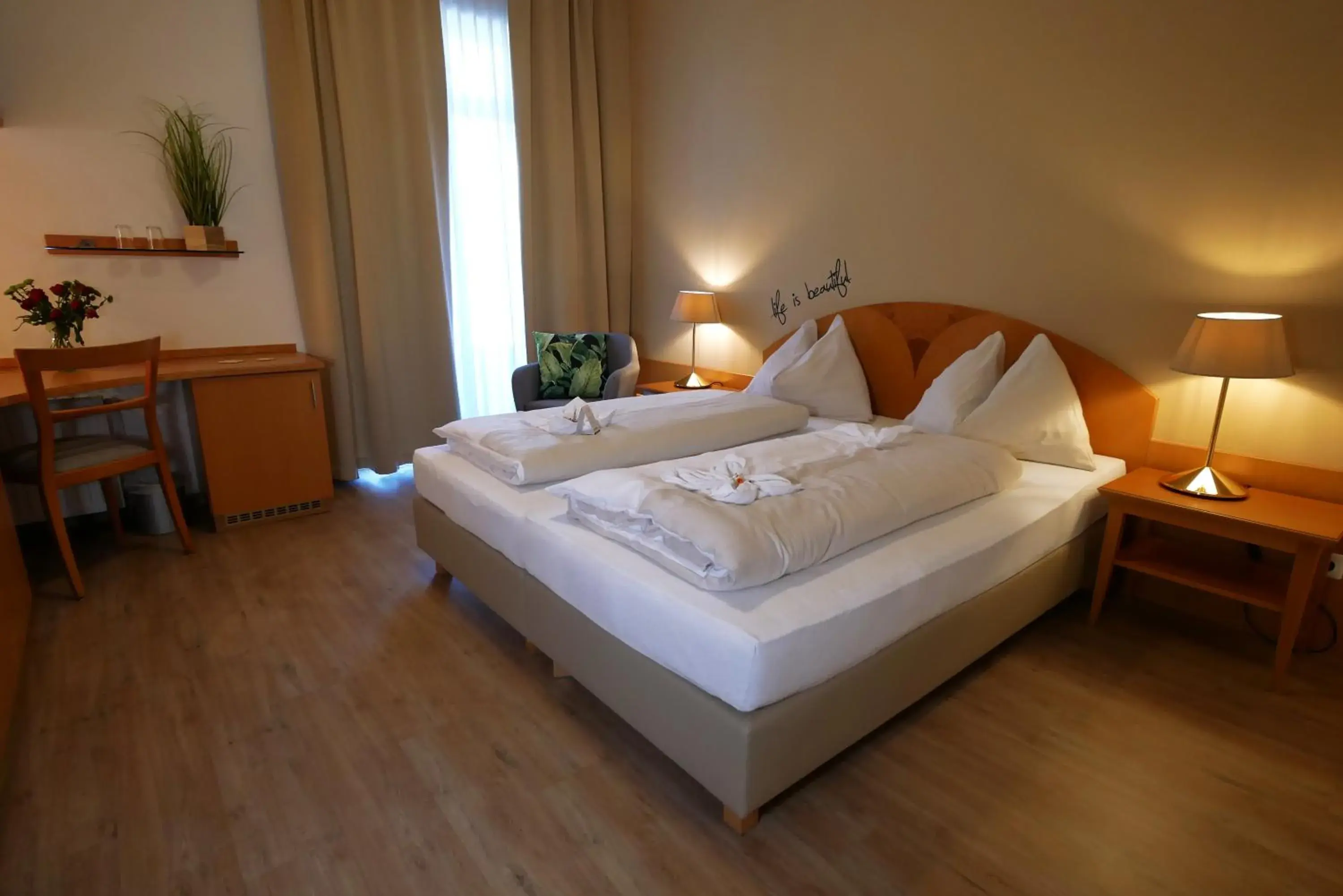 Bedroom, Bed in Hotel Stoiser Graz