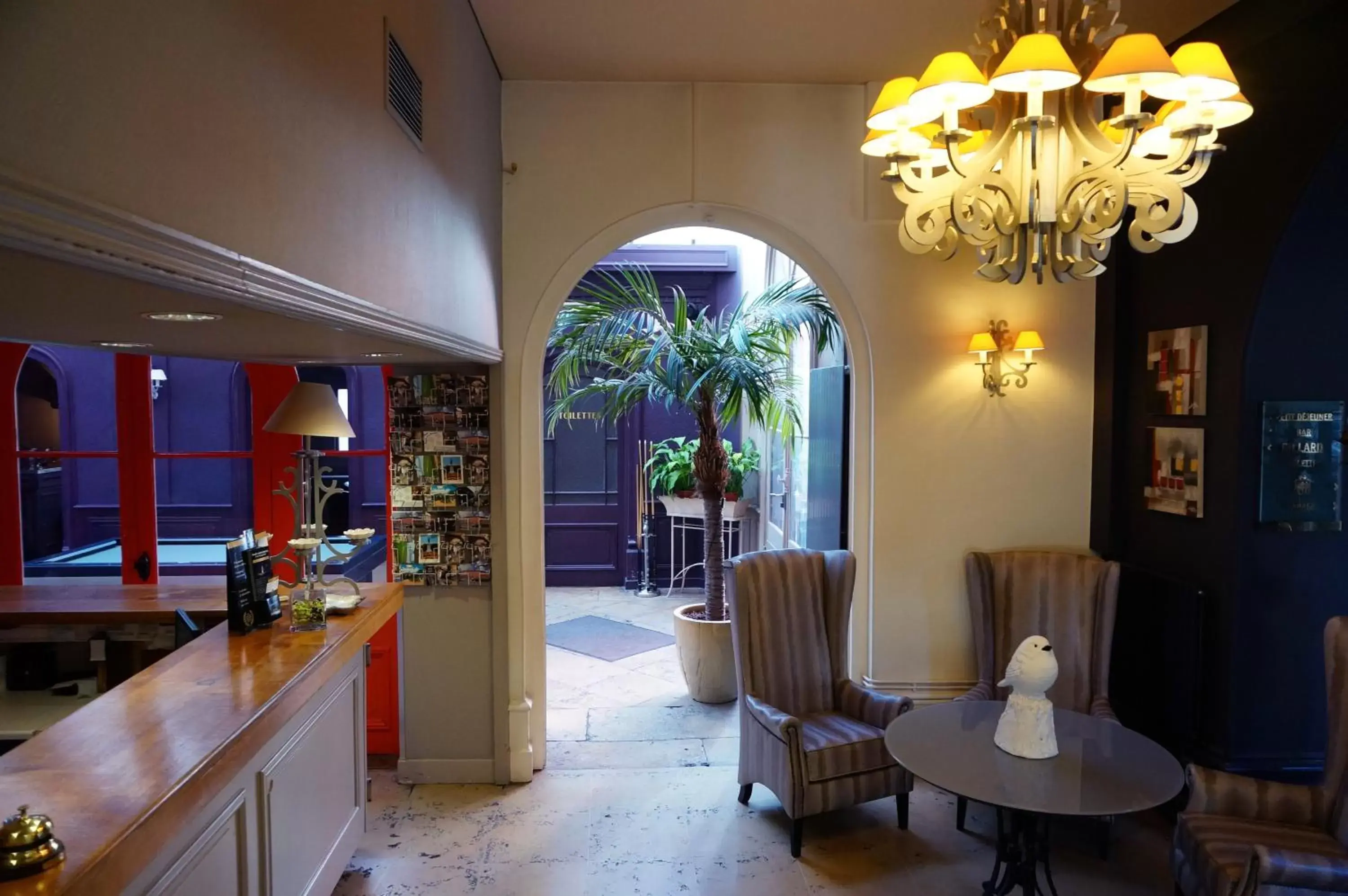 Lobby or reception, Lobby/Reception in LOGIS Hôtel de Bourgogne - Mâcon