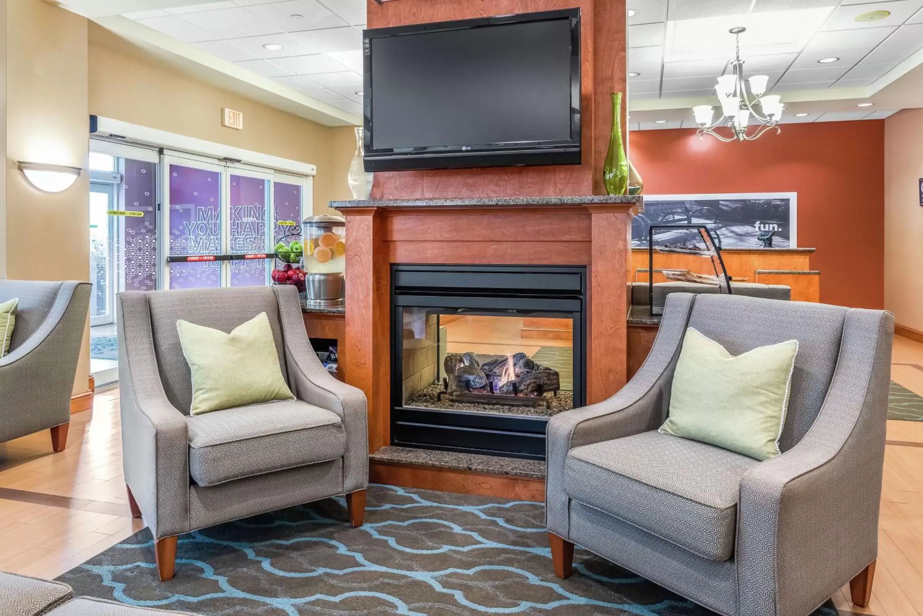 Lobby or reception, Seating Area in Hampton Inn Nashua