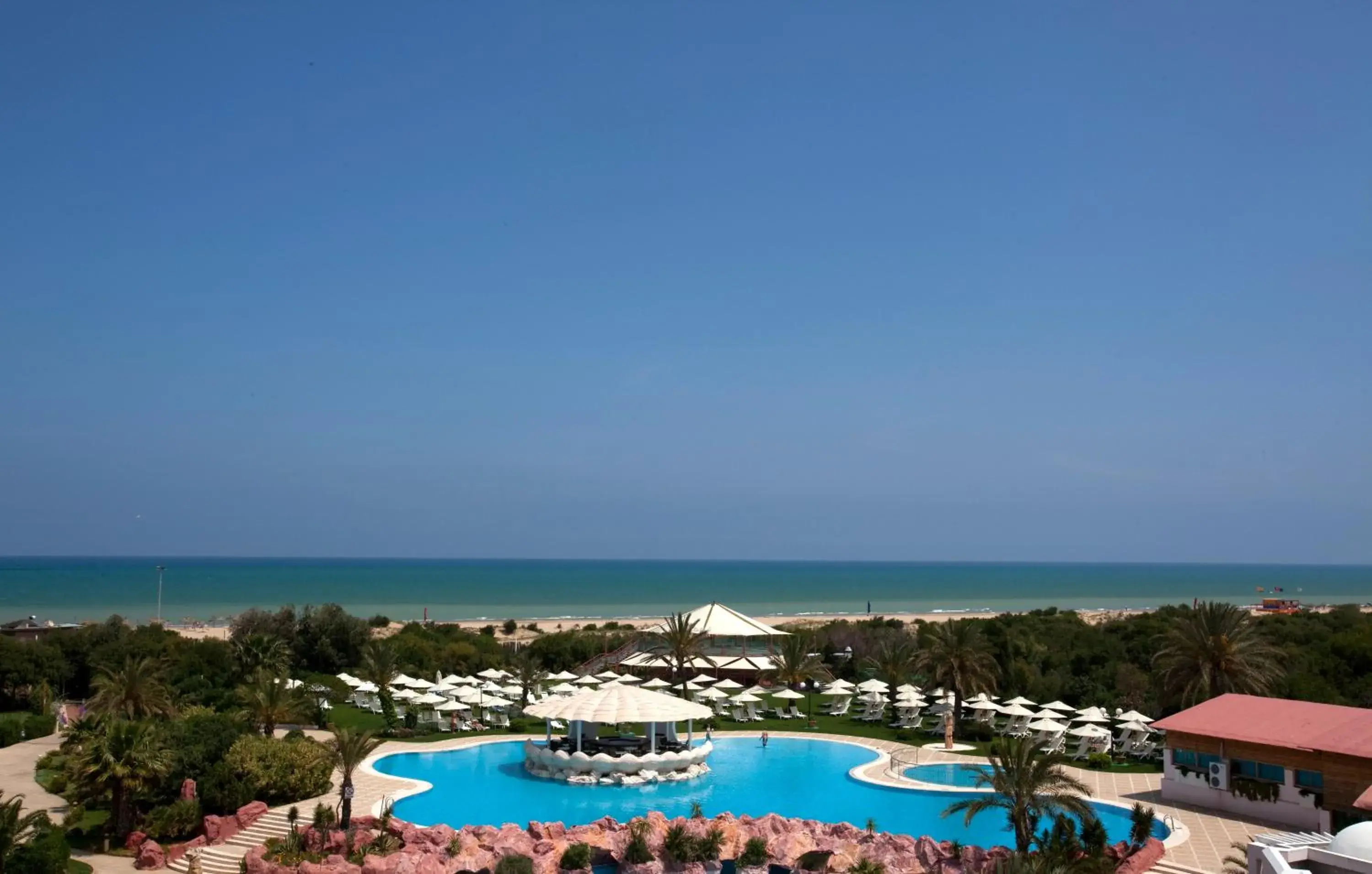 Facade/entrance, Pool View in Regency Tunis Hotel
