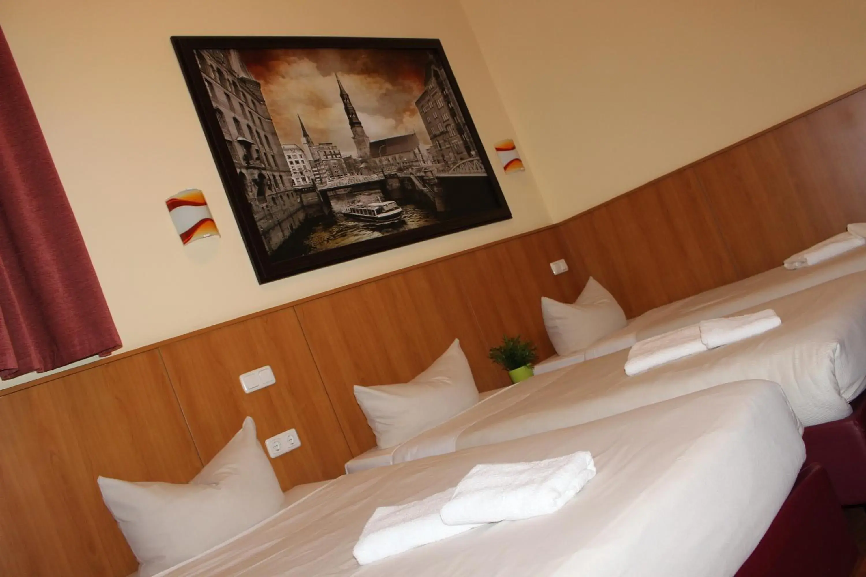 Photo of the whole room, Bed in Altan Hotel