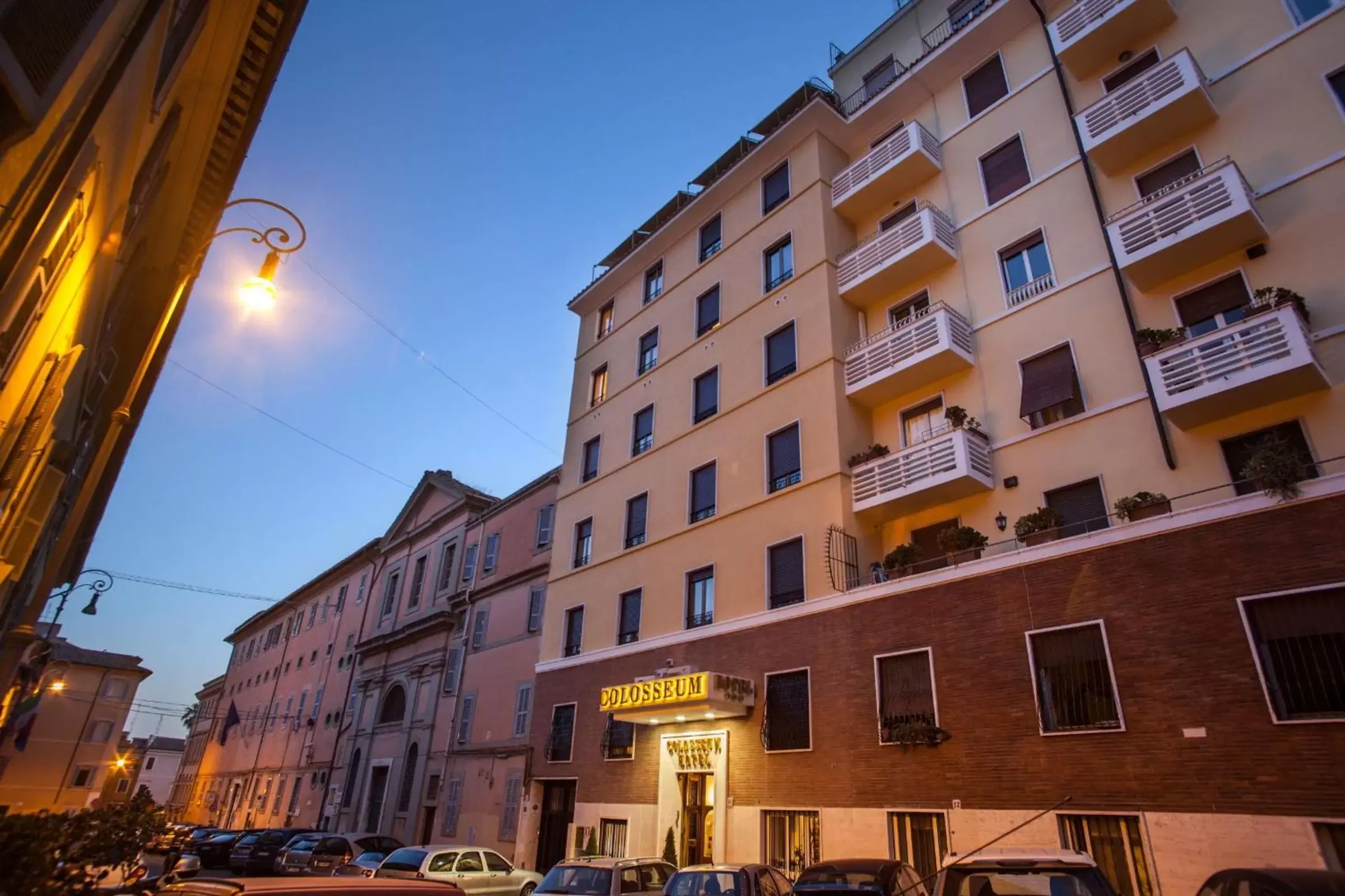 Facade/entrance, Property Building in Hotel Colosseum