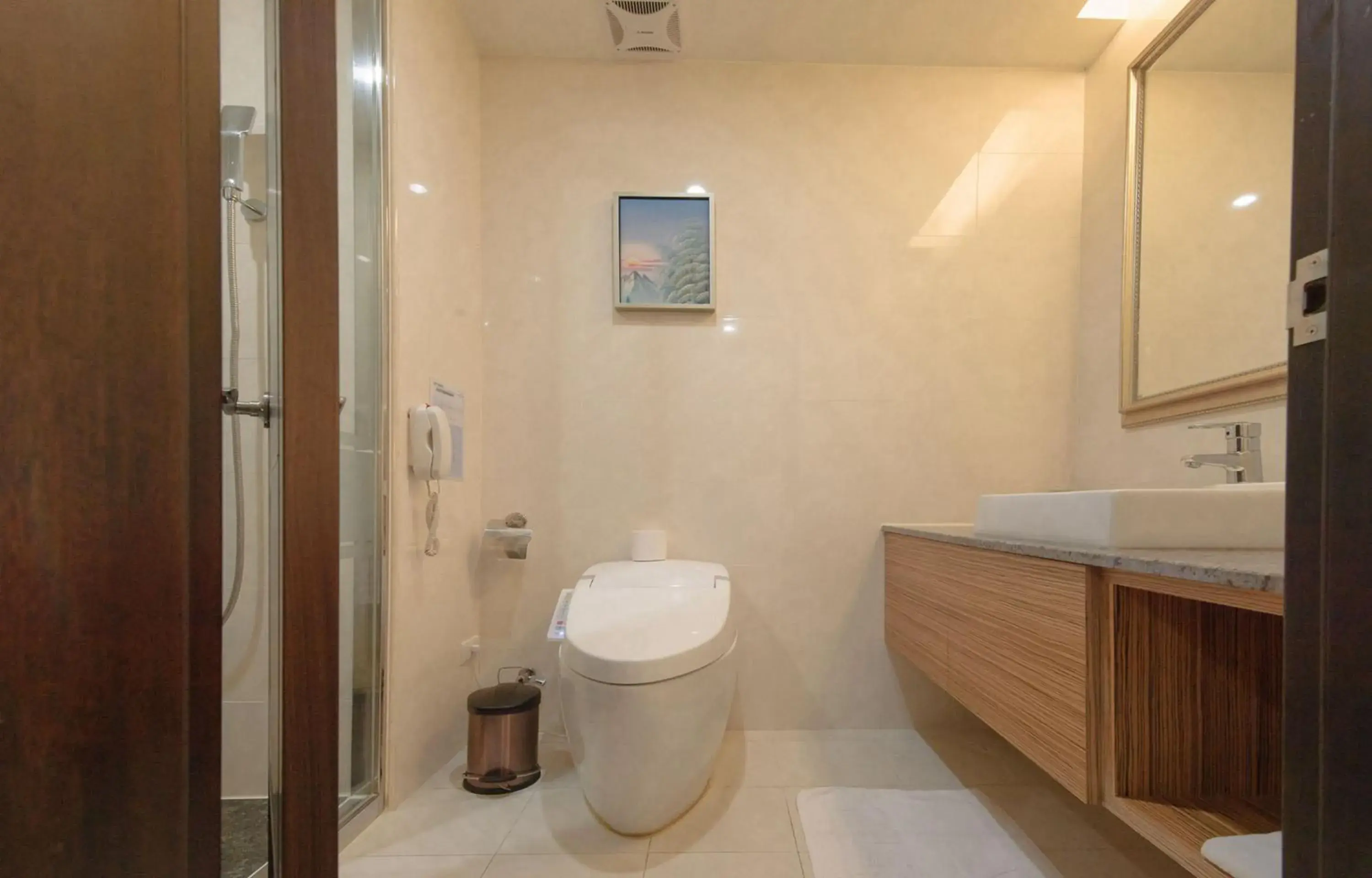 Toilet, Bathroom in Arsma Hotel