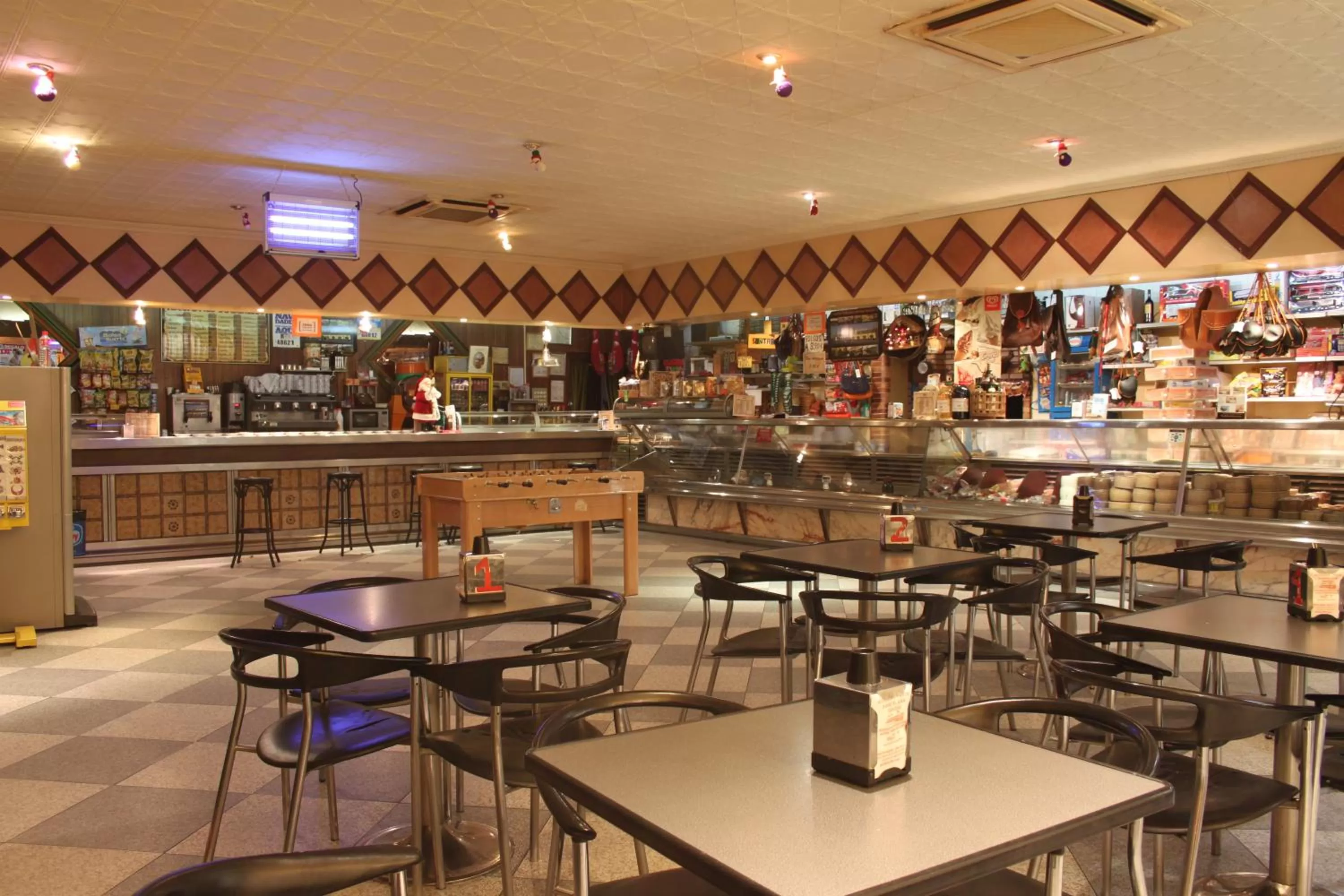 Restaurant/places to eat in Hostal Santa Ana