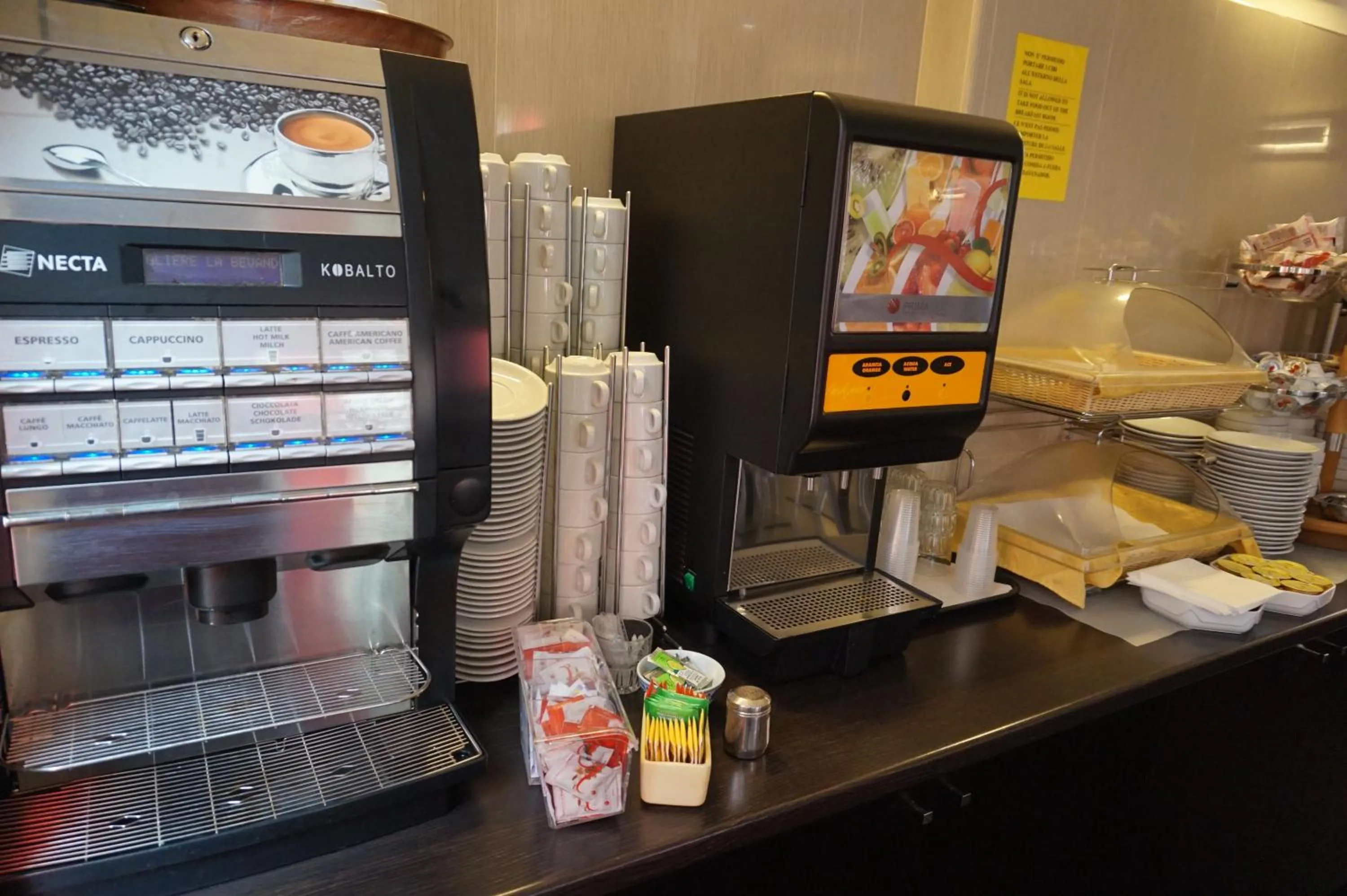 Restaurant/places to eat in Hotel Mariano