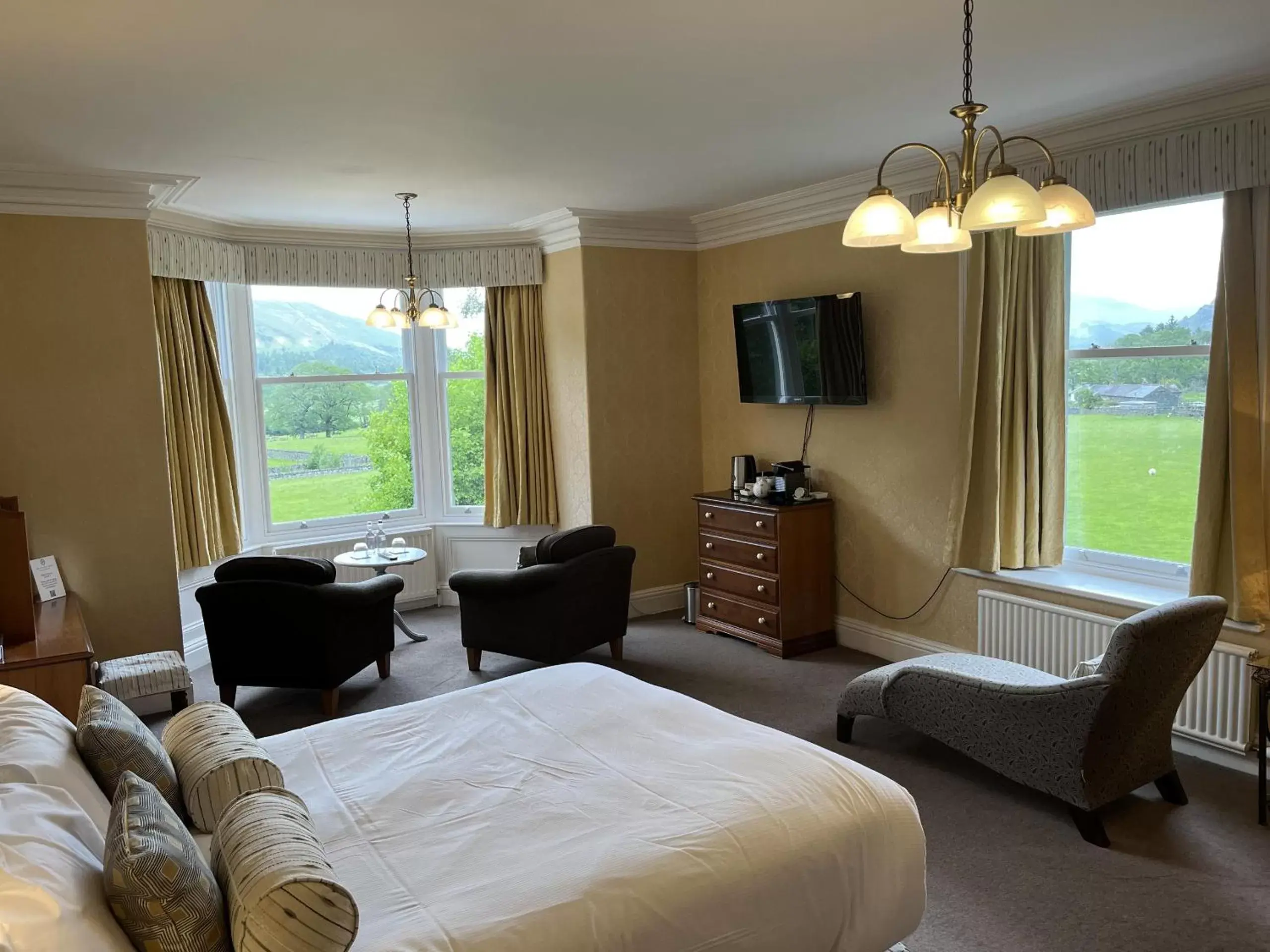 Bedroom in The Leathes Head Hotel