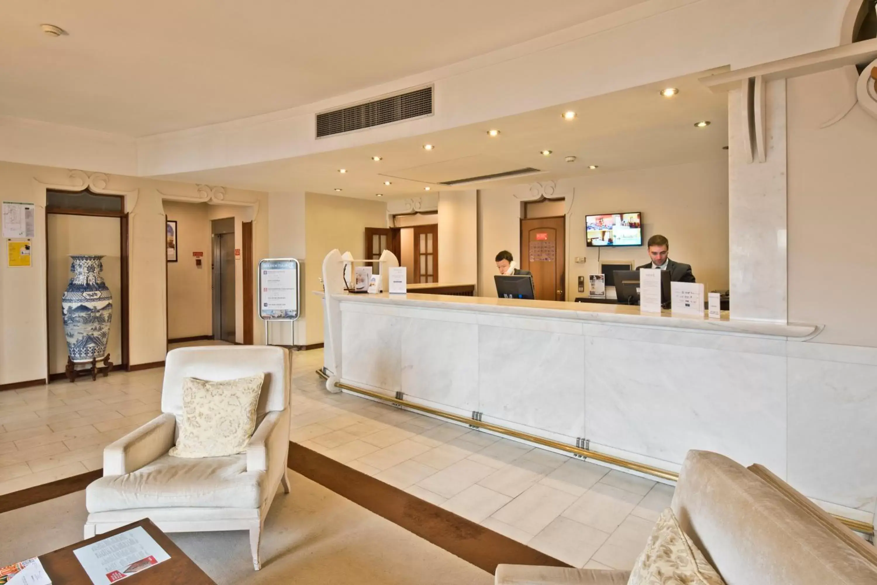 Property building, Lobby/Reception in Golden Tulip Porto Gaia Hotel & SPA