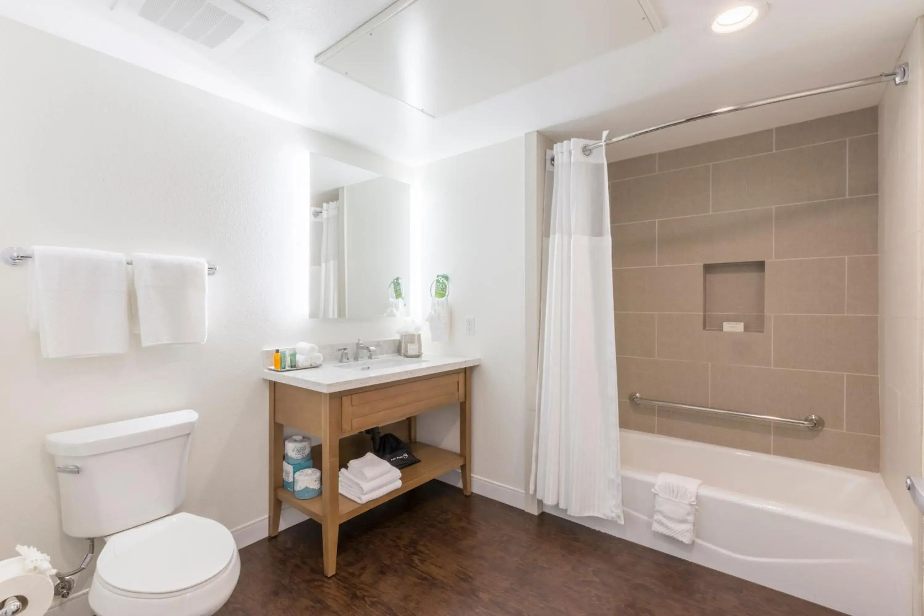 Shower, Bathroom in Grand Pacific Palisades Resort