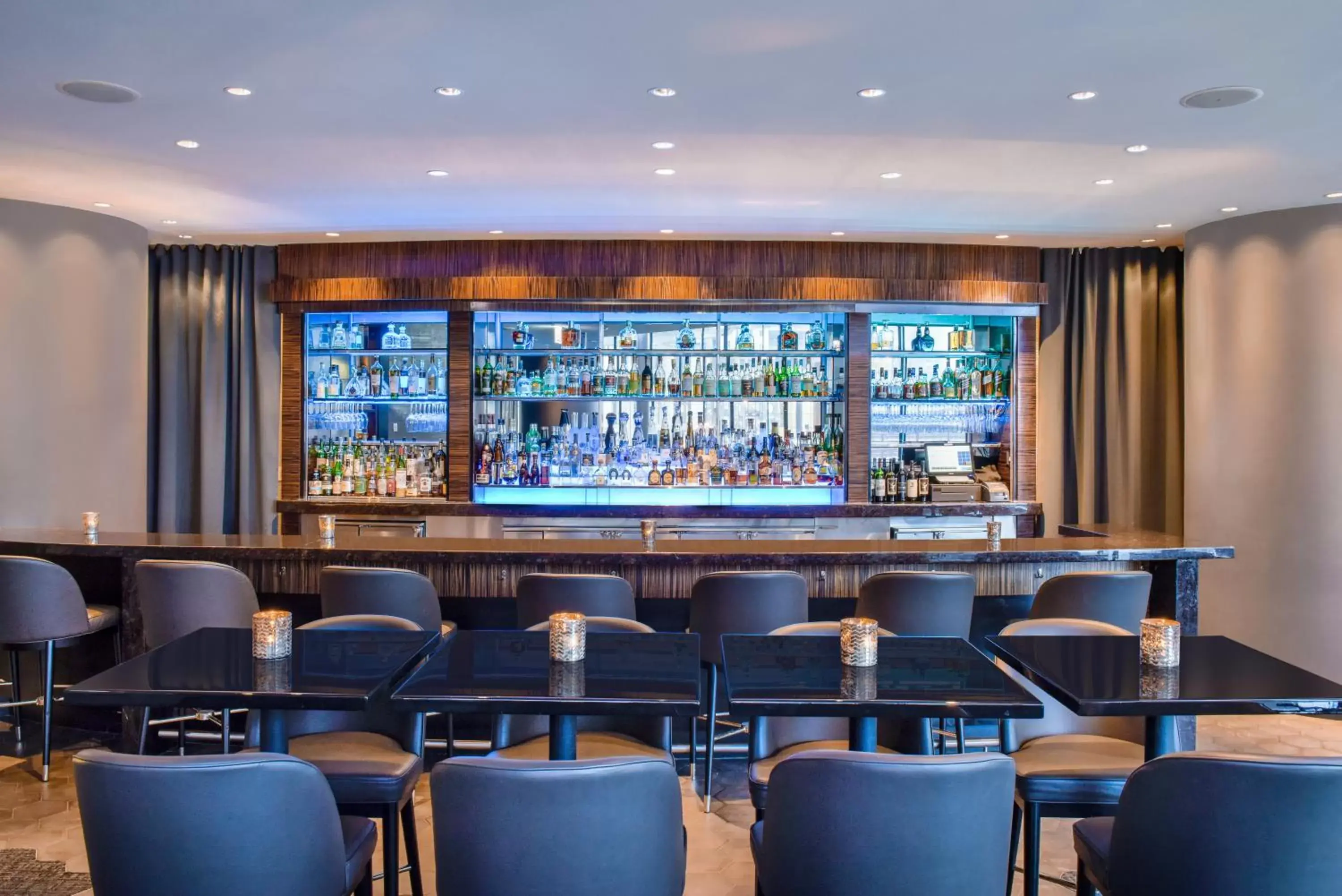 Lounge or bar in Trump International Hotel & Tower Chicago
