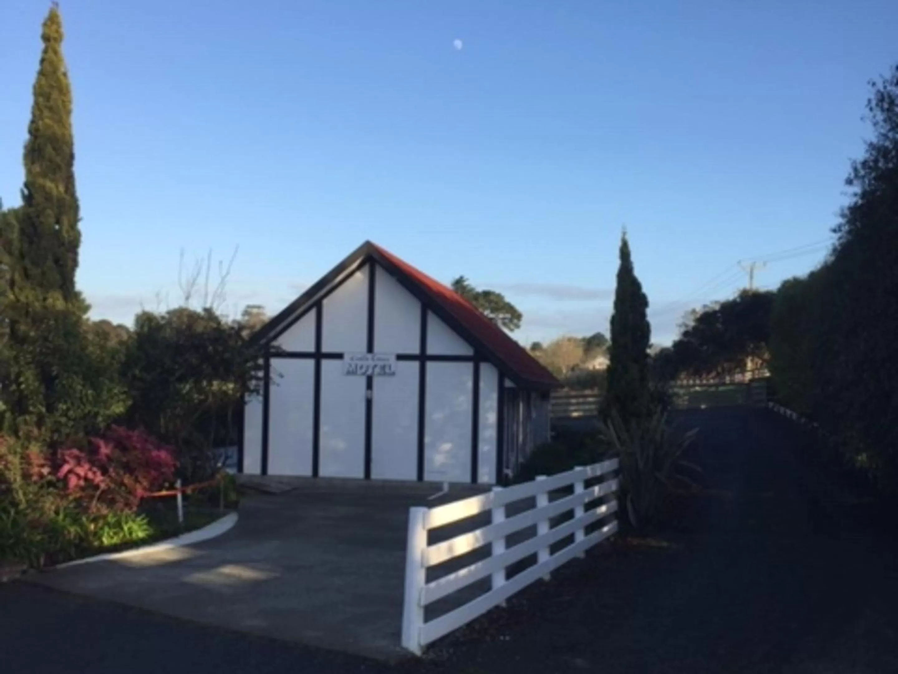 Property building in Castle Court Motel