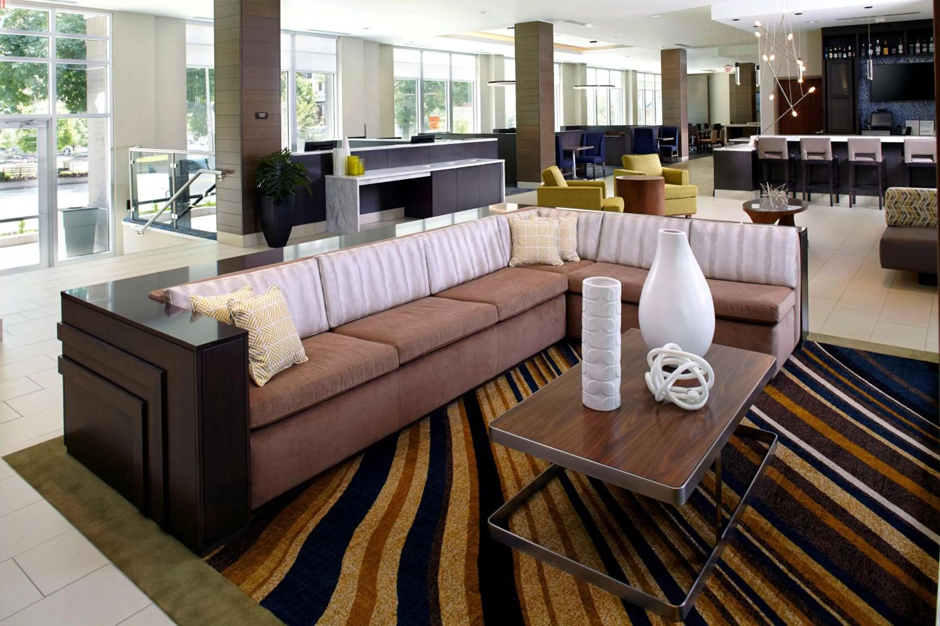 Lounge or bar in Hyatt House Pittsburgh Bloomfield Shadyside