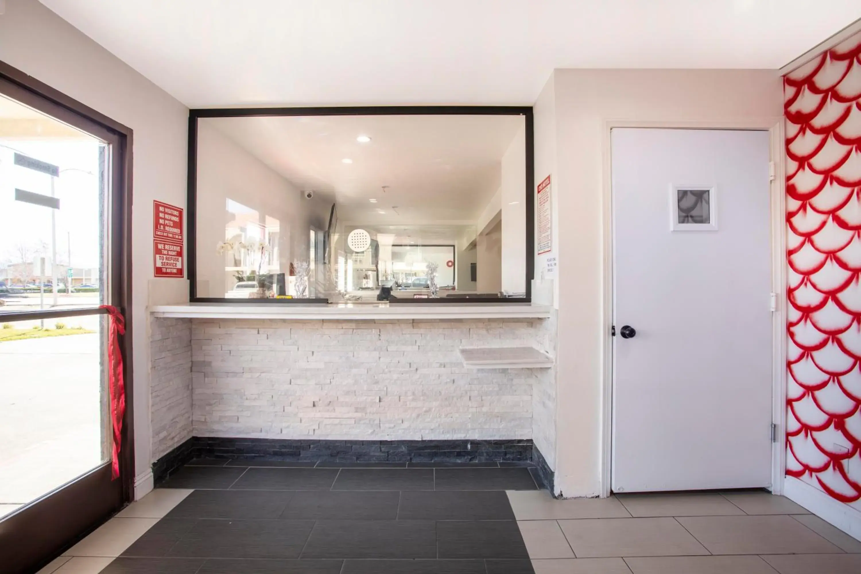 Lobby or reception in OYO Hotel Palmdale - Antelope Valley