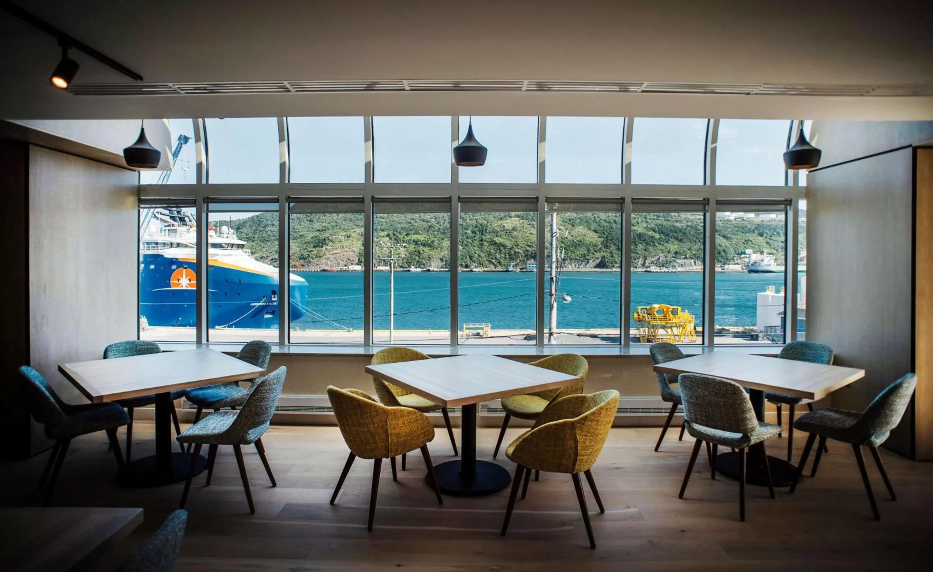 Restaurant/places to eat in DoubleTree by Hilton St. John's Harbourview