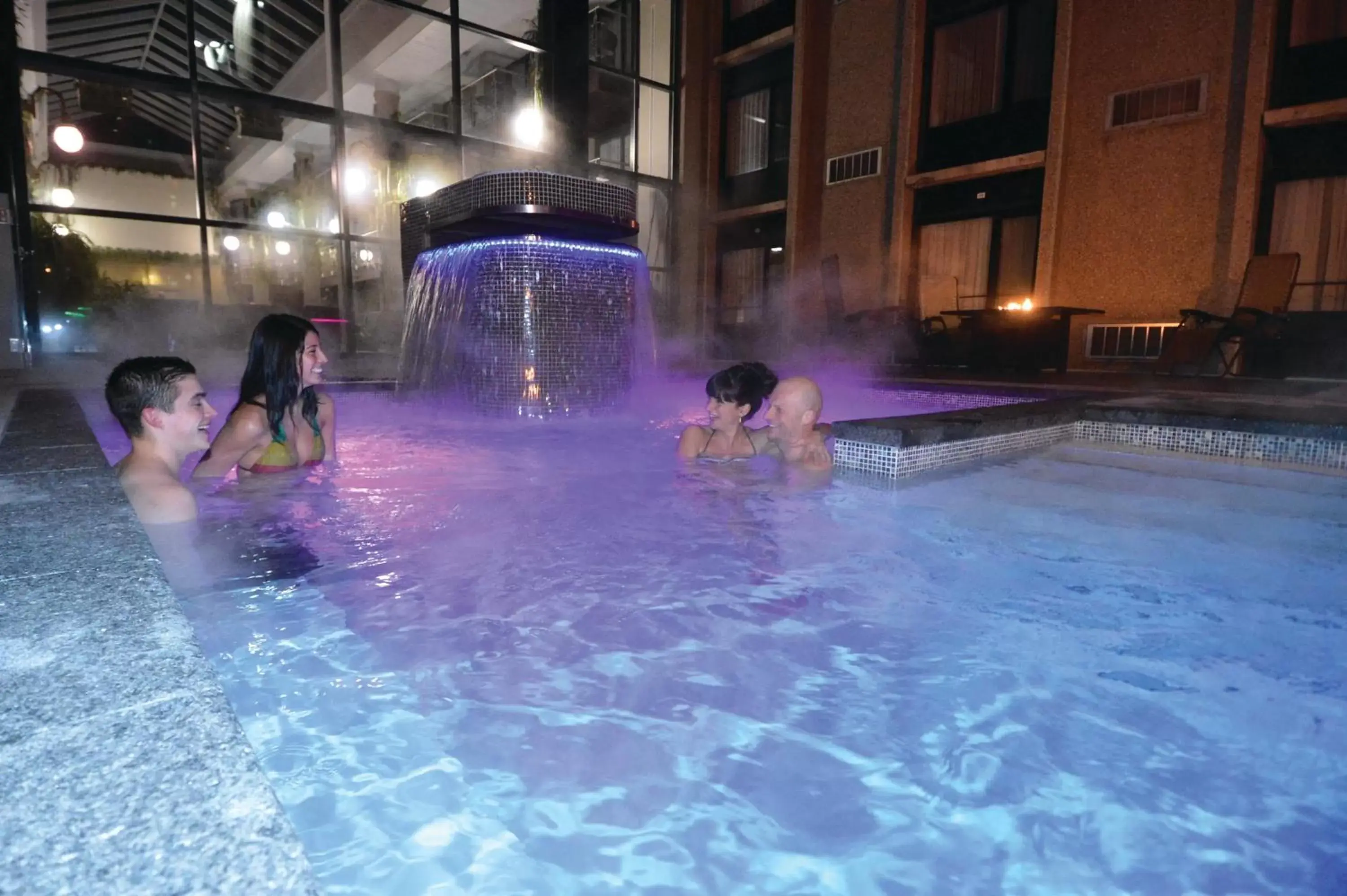 Spa and wellness centre/facilities, Swimming Pool in Hôtel Universel, Centre de congrès Rivière-du-Loup