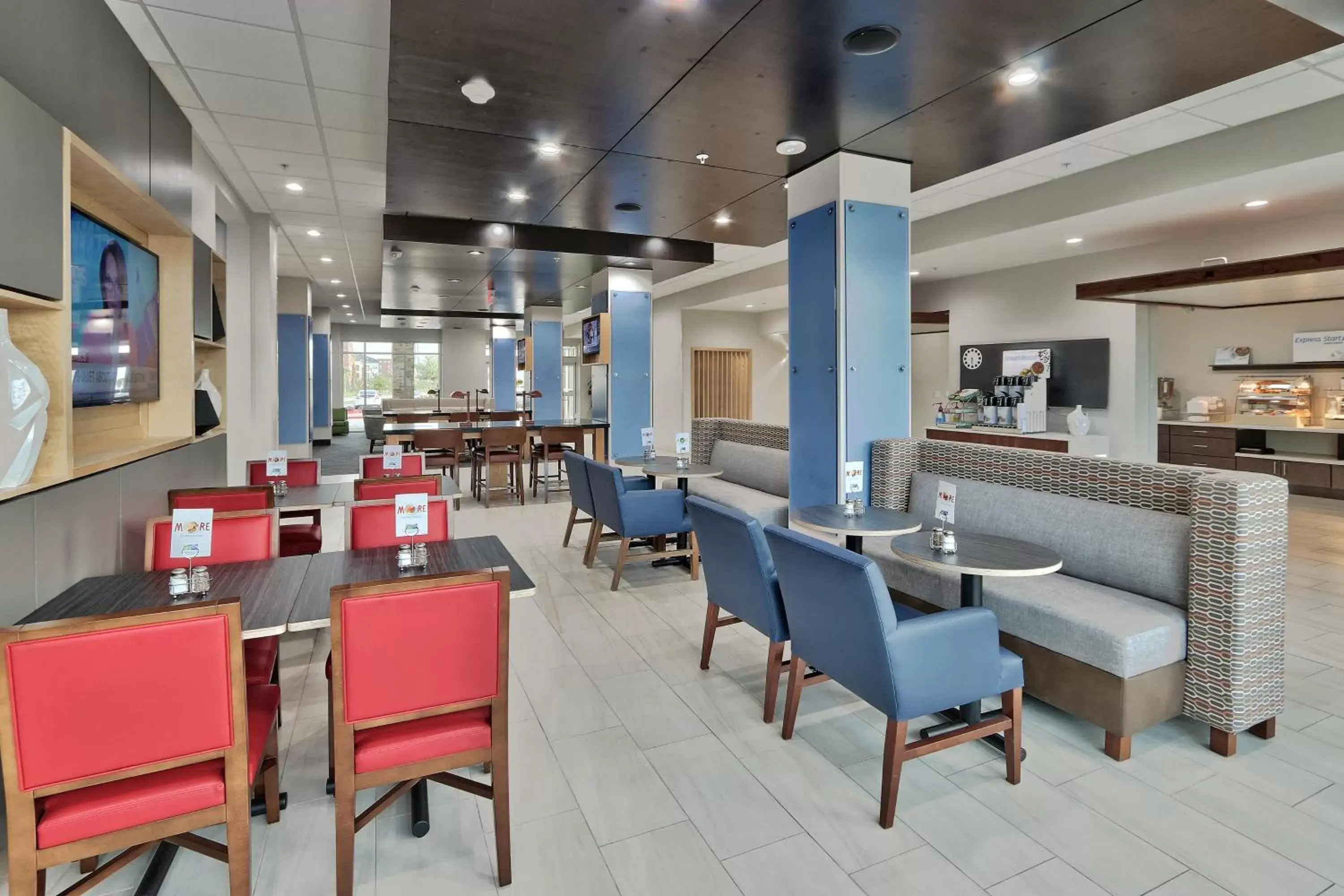 Breakfast, Restaurant/Places to Eat in Holiday Inn Express & Suites - Houston East - Beltway 8, an IHG Hotel