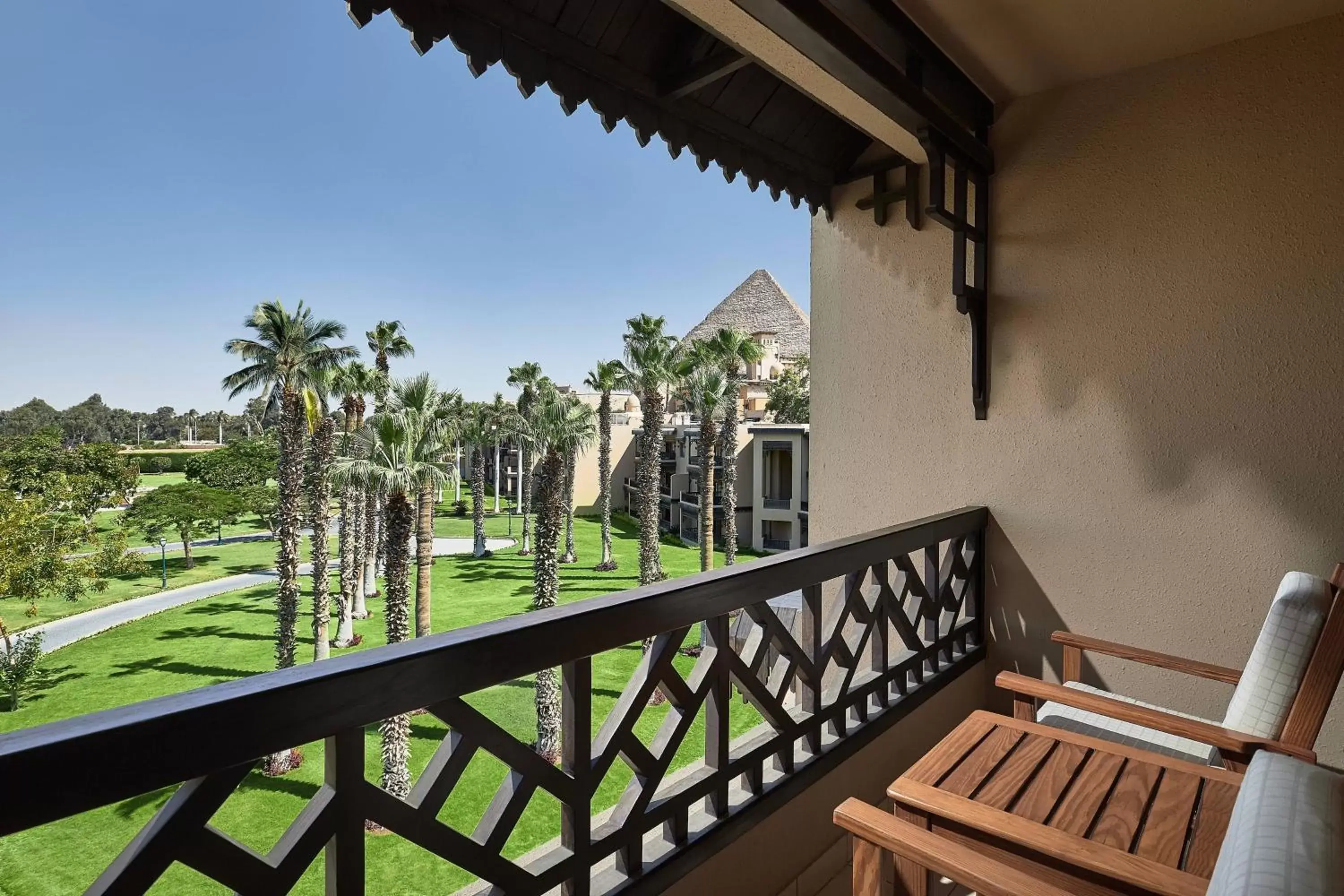 Photo of the whole room, Balcony/Terrace in Marriott Mena House, Cairo