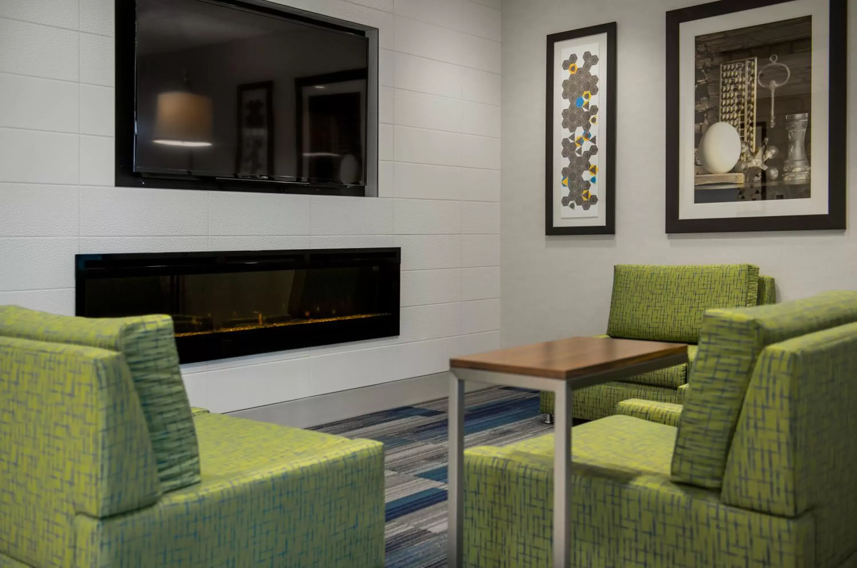 Lobby or reception, Seating Area in Holiday Inn Express Airdrie, an IHG Hotel