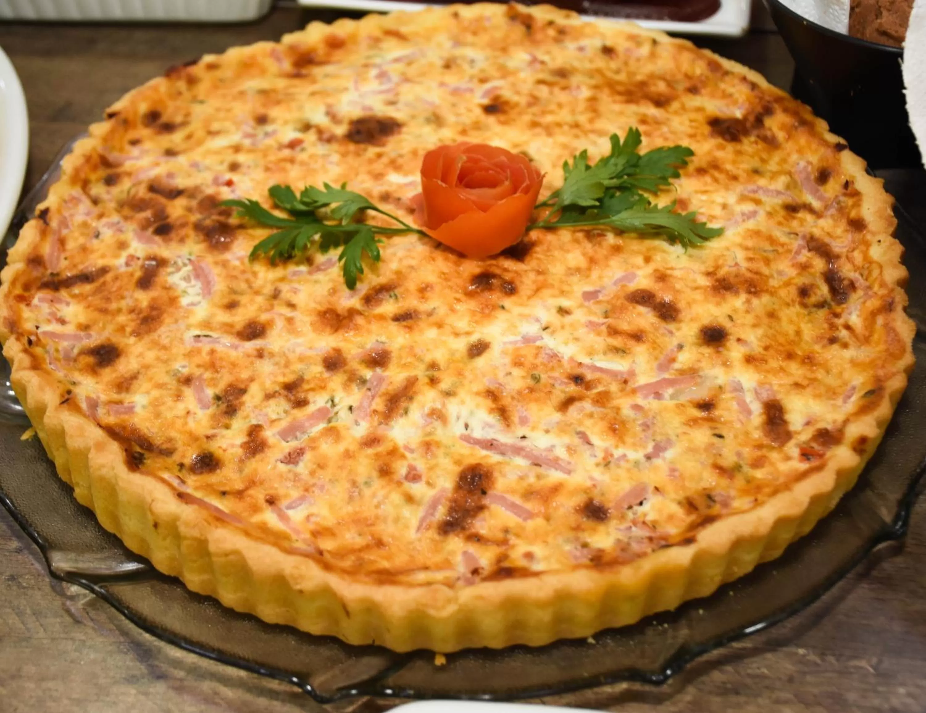 Food in Larison Executive - by Easy Hotéis