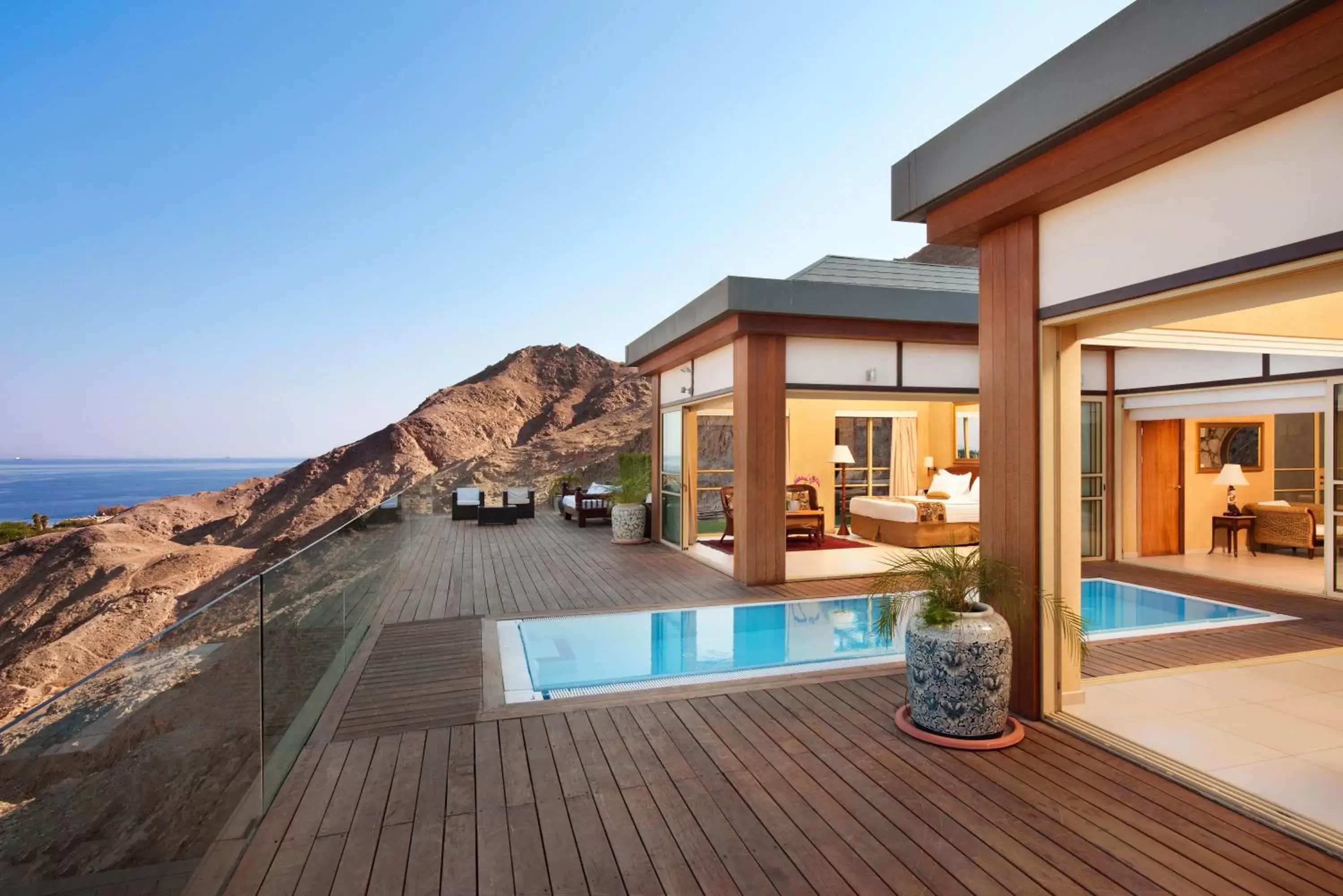 Villa Paradiso - single occupancy in Herbert Samuel Royal Shangri-La Eilat