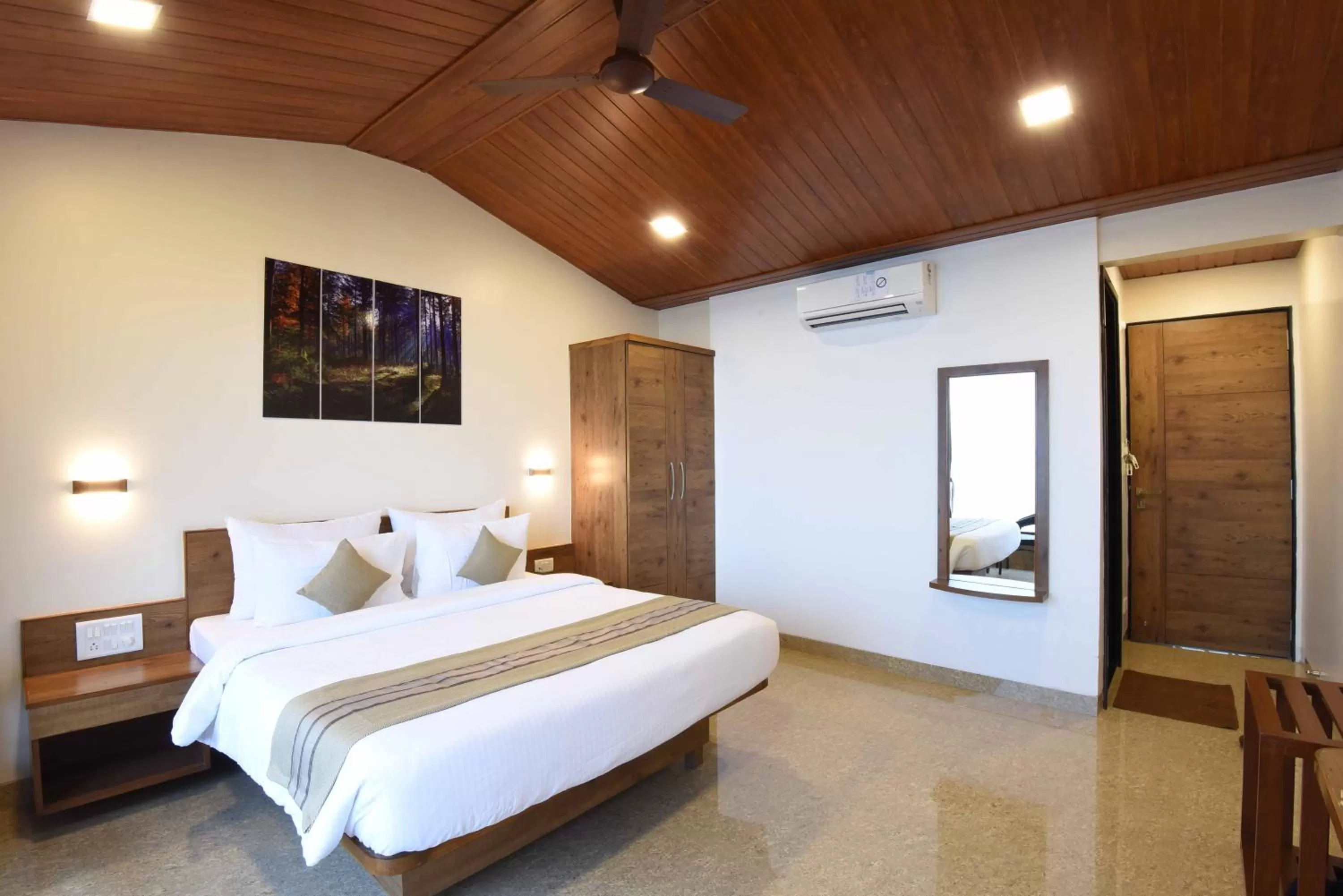 Bedroom, Bed in Miraya Hotel