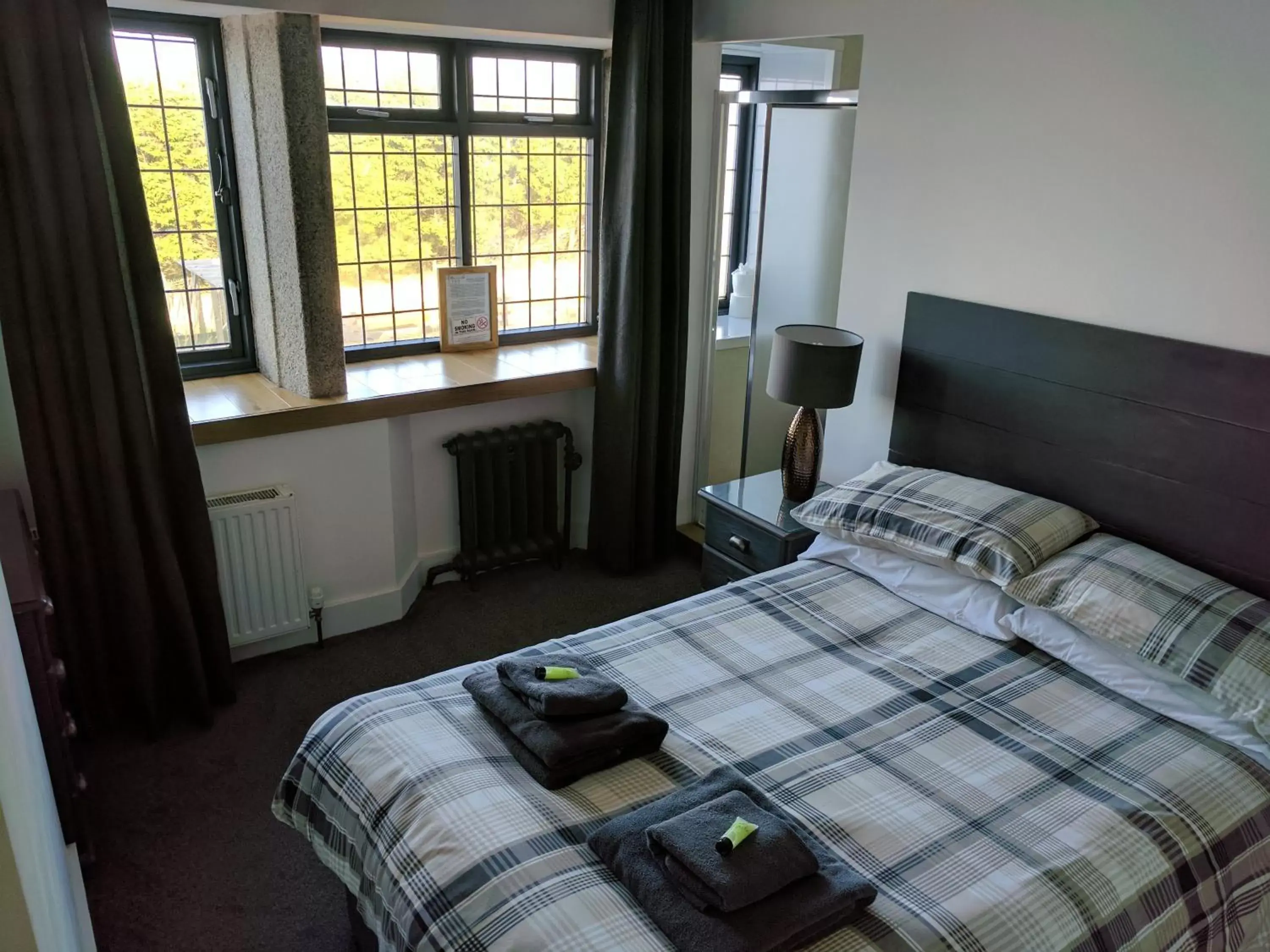 Small Double Room with Wet Room in Widemouth Manor