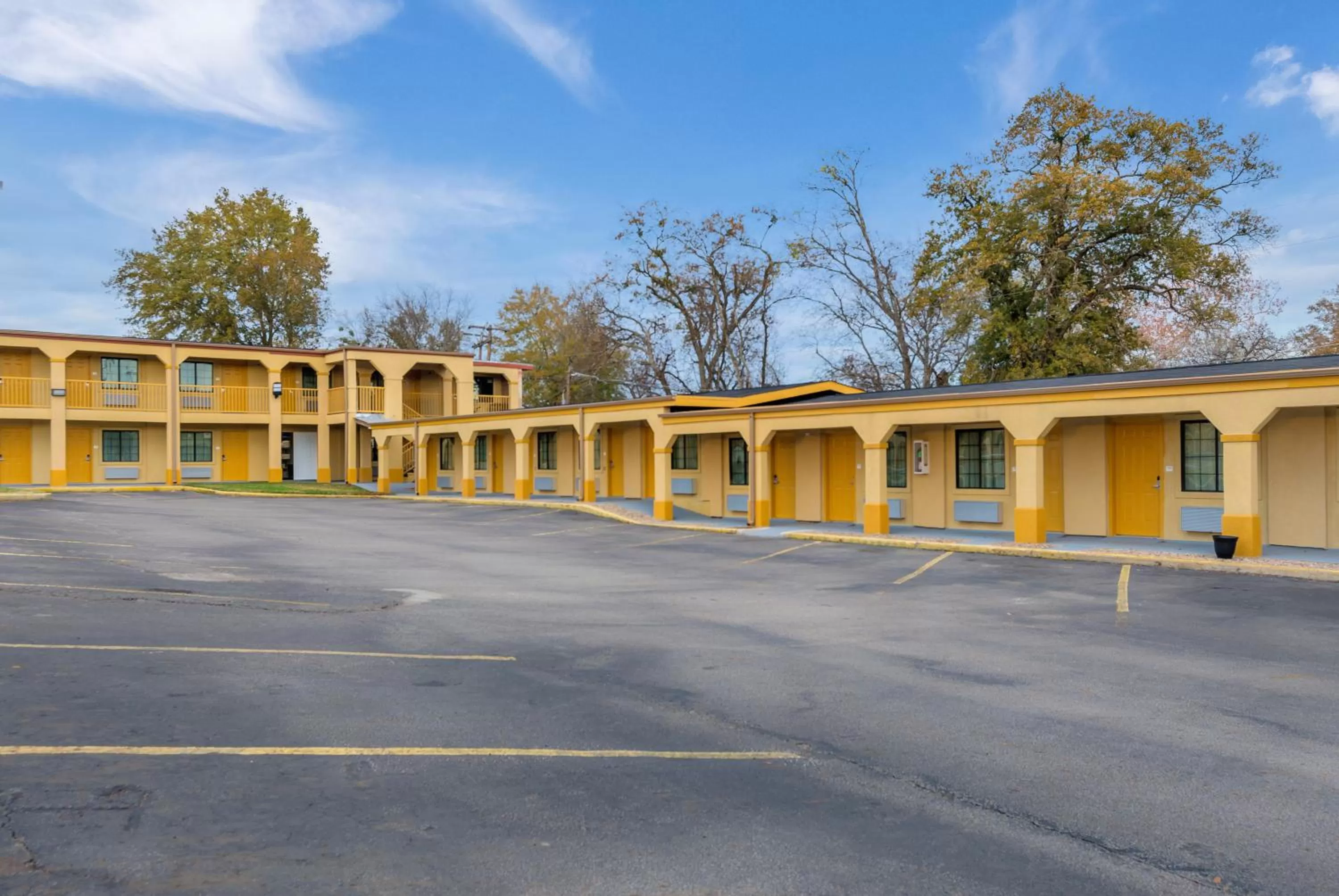 Property building in Super 8 by Wyndham Palestine TX