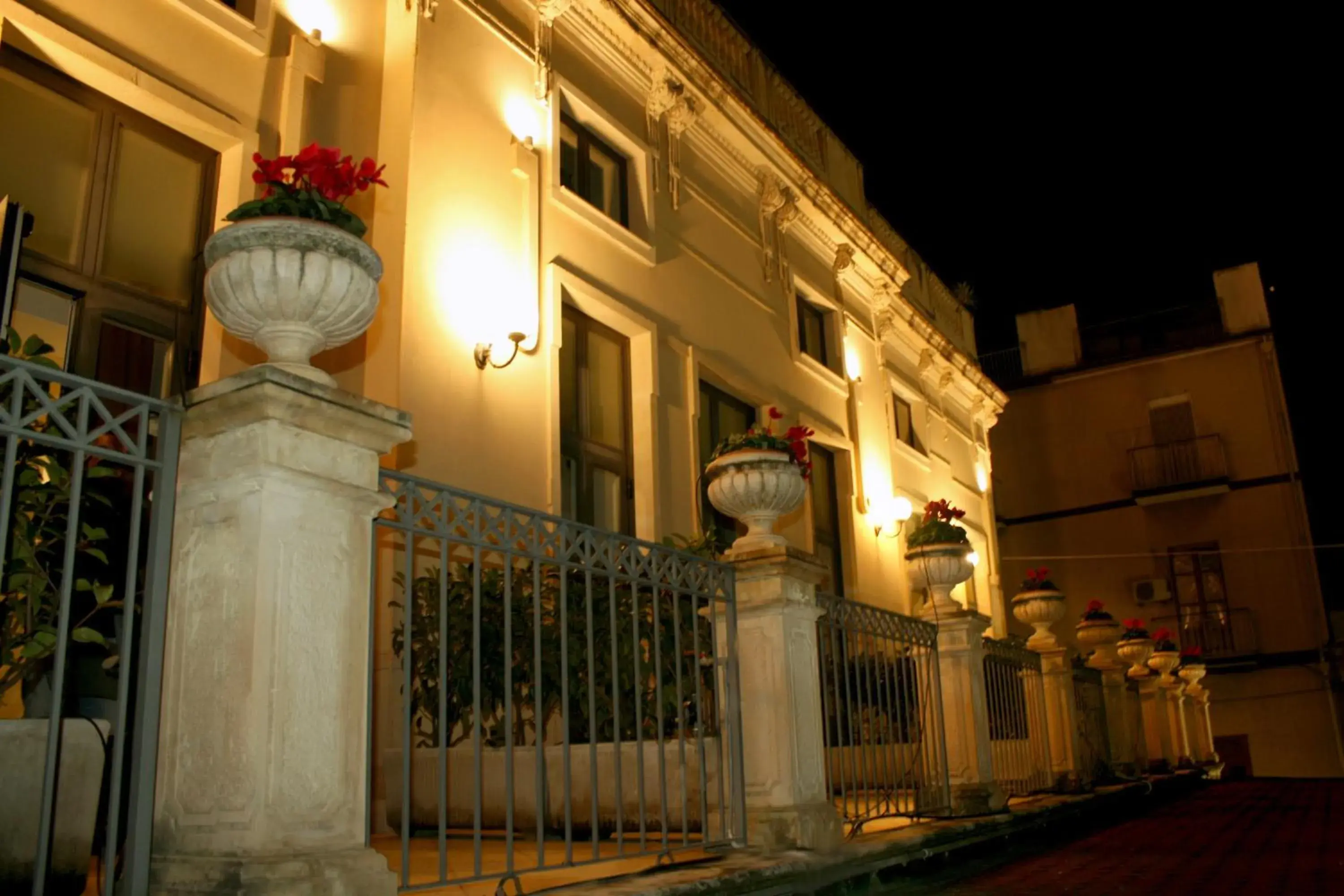 Facade/entrance in Hotel Villa Cibele