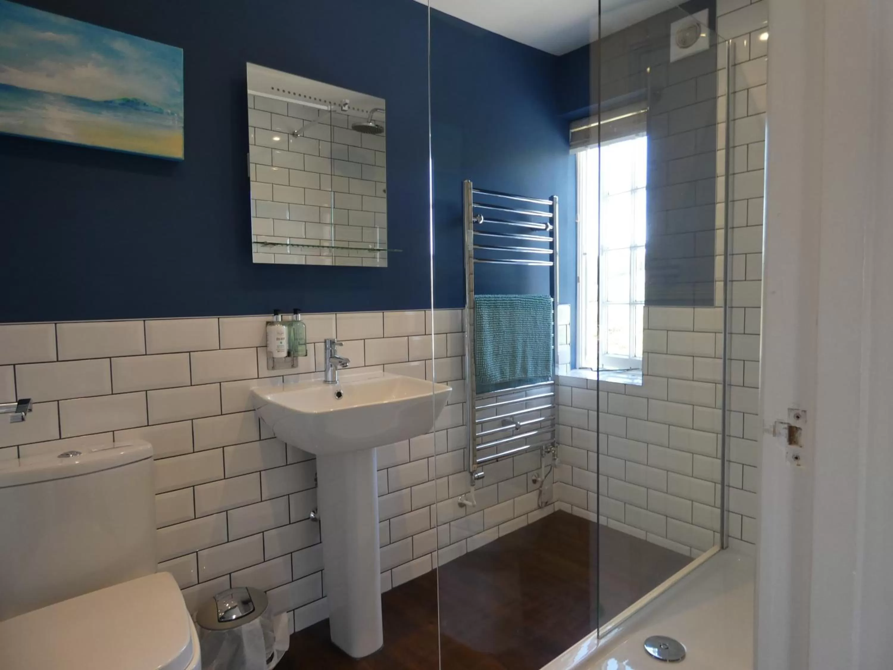 Bathroom in The Sloop Inn