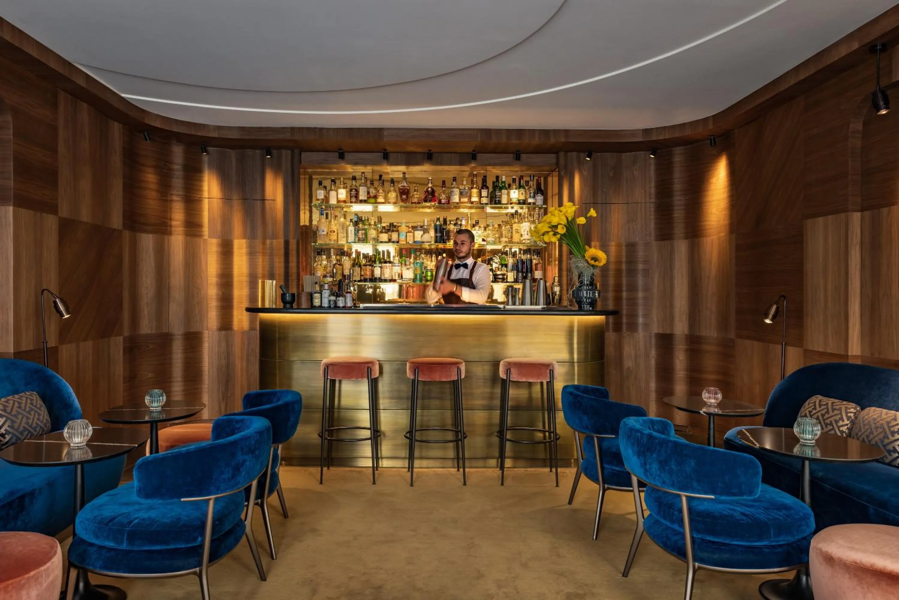 Lounge or bar in Pavillon Faubourg Saint-Germain & Spa