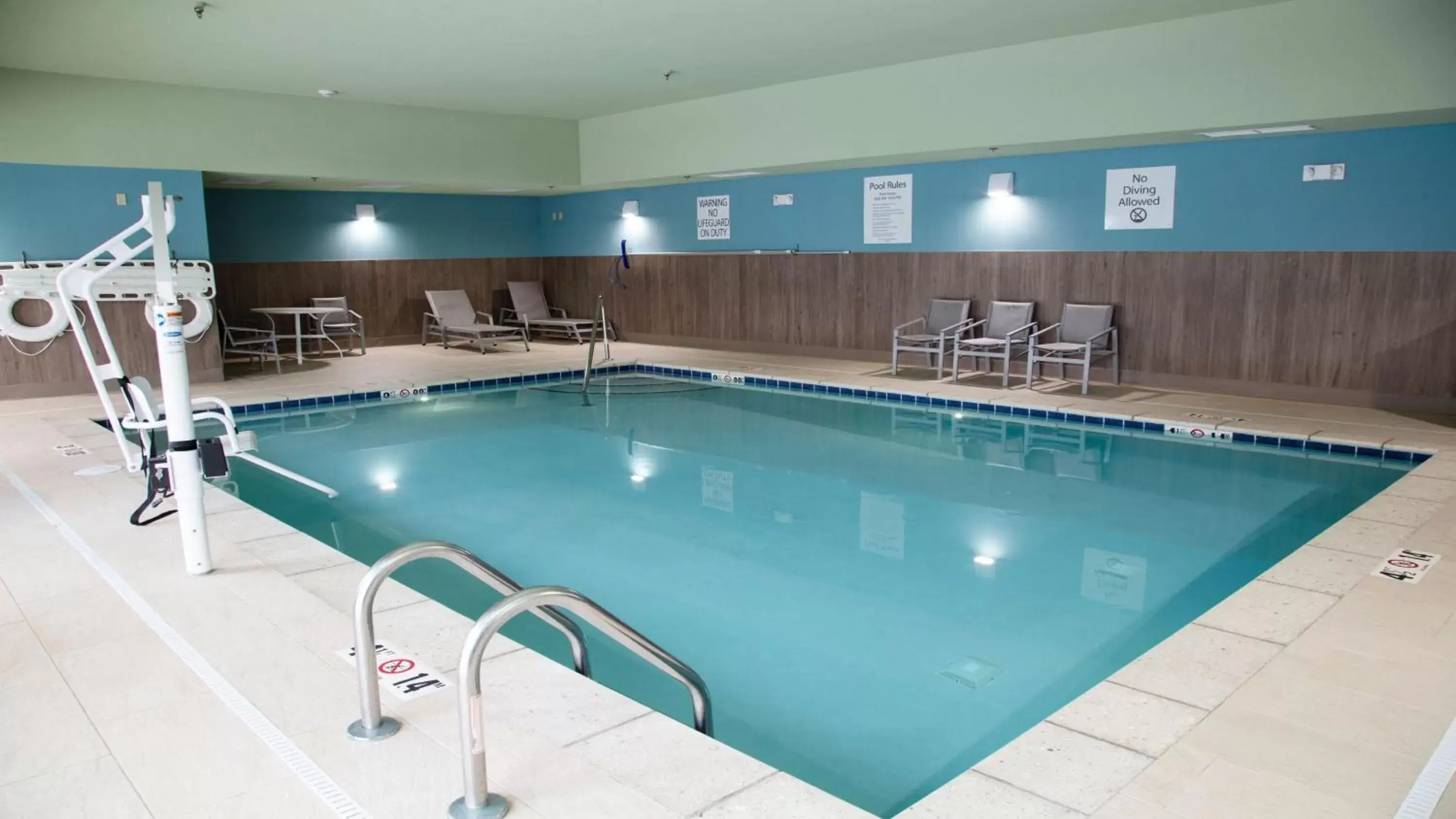 Swimming Pool in Holiday Inn Express & Suites - Marion, an IHG Hotel