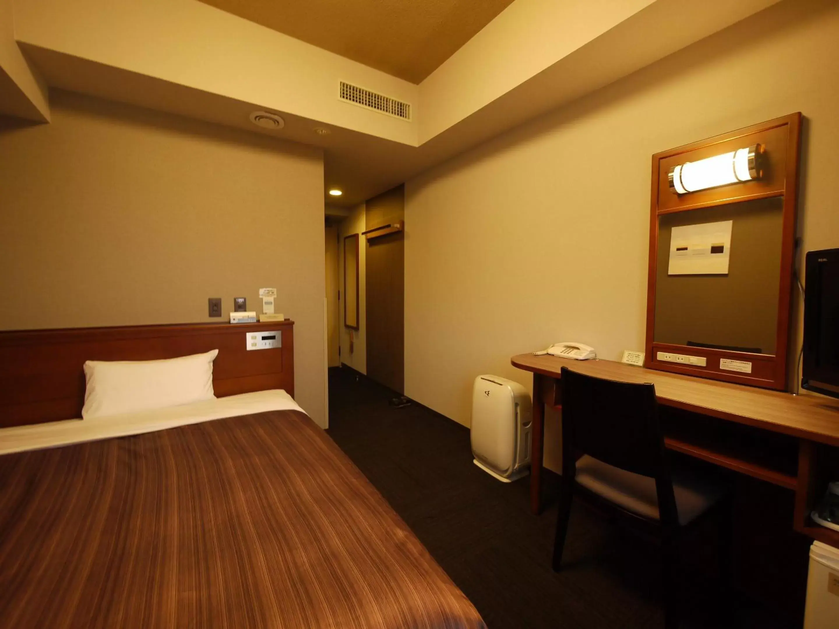 Photo of the whole room, Bed in Hotel Route-Inn Abashiri Ekimae