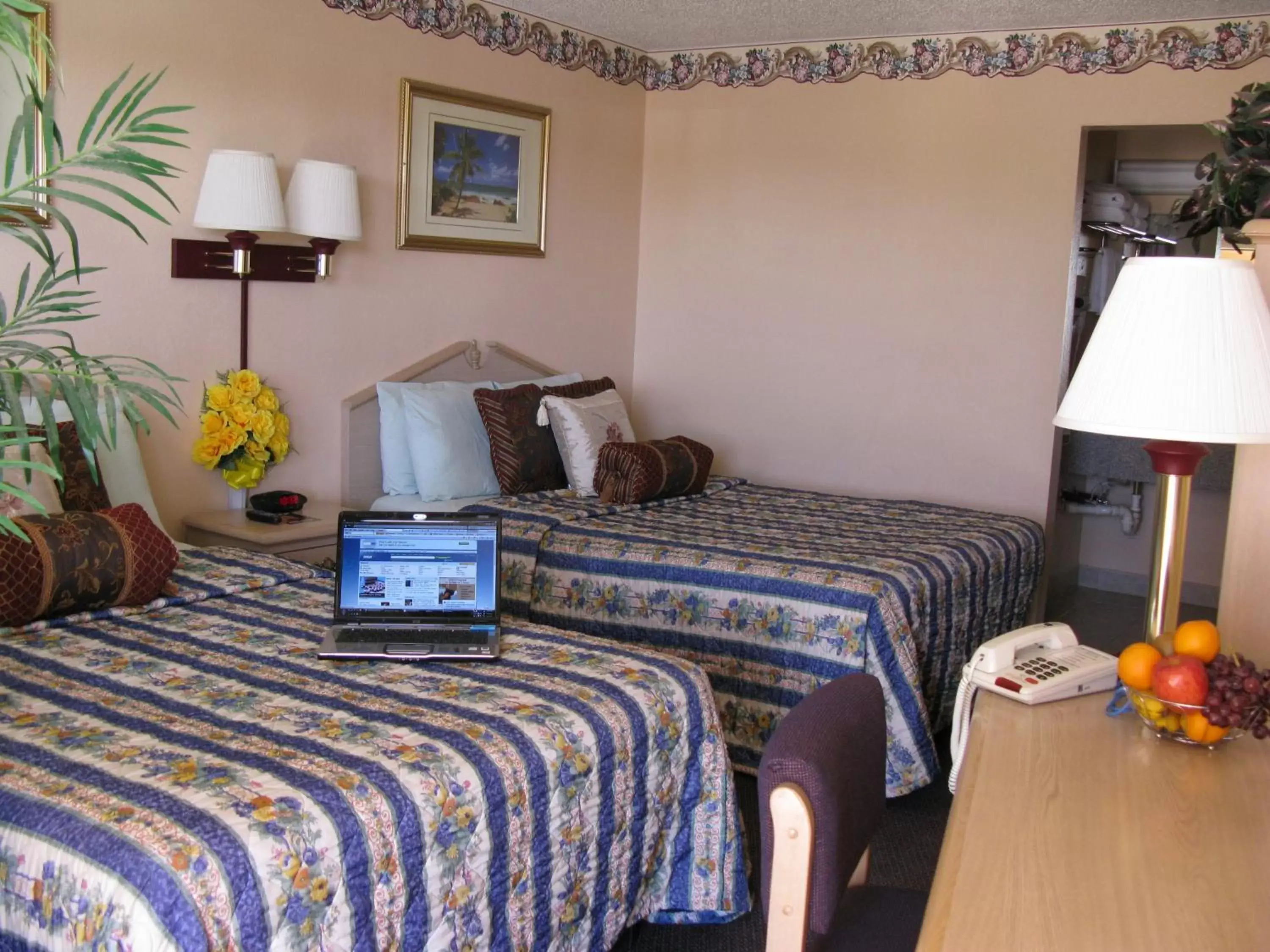 Bed in Seminole Inn