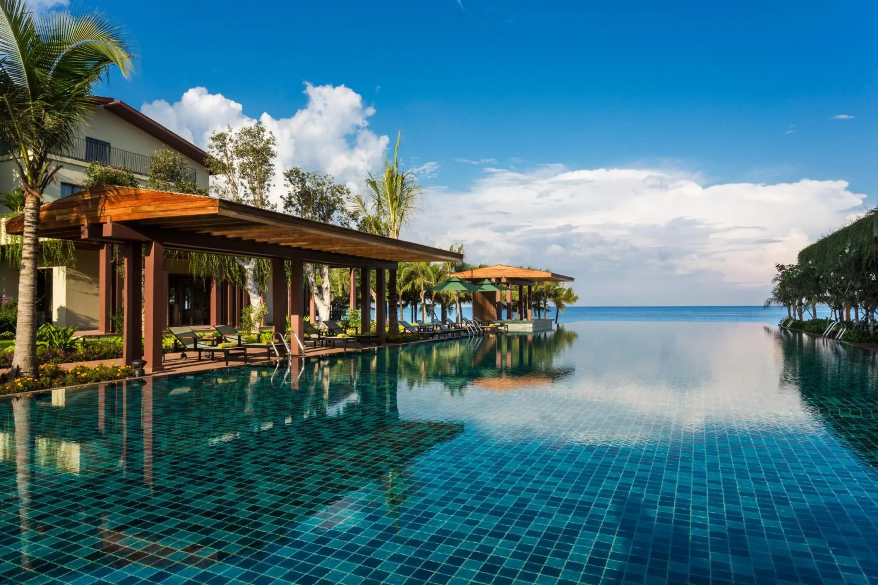 Swimming Pool in Dusit Princess Moonrise Beach Resort