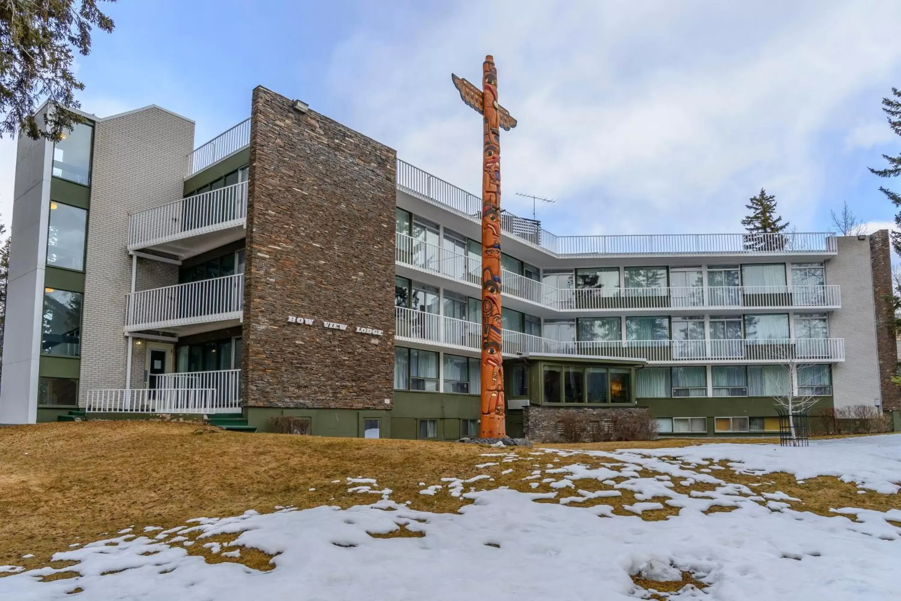 Property Building in Bow View Lodge